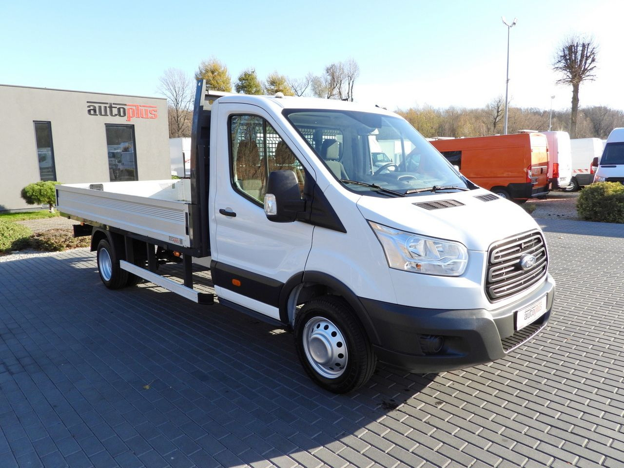 FORD TRANSIT STAKE BODY 8 PALLETS TWIN WHEELS AIR CONDITIONING 155HP - Dostavno vozilo s ravnom platformom: slika FORD TRANSIT STAKE BODY 8 PALLETS TWIN WHEELS AIR CONDITIONING 155HP - Dostavno vozilo s ravnom platformom FORD TRANSIT STAKE BODY 8 PALLETS TWIN WHEELS AIR CONDITIONING 155HP - Dostavno vozilo s ravnom platformom: slika FORD TRANSIT STAKE BODY 8 PALLETS TWIN WHEELS AIR CONDITIONING 155HP - Dostavno vozilo s ravnom platformom