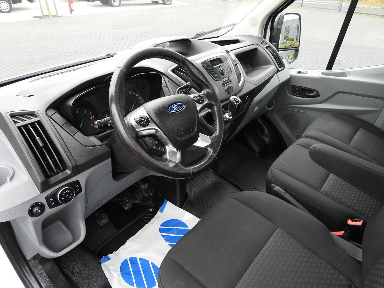 FORD TRANSIT TIPPER CRUISE CONTROL AIR CONDITIONING TWIN WHEELS 170HP - Mali kamion kiper: slika FORD TRANSIT TIPPER CRUISE CONTROL AIR CONDITIONING TWIN WHEELS 170HP - Mali kamion kiper FORD TRANSIT TIPPER CRUISE CONTROL AIR CONDITIONING TWIN WHEELS 170HP - Mali kamion kiper: slika FORD TRANSIT TIPPER CRUISE CONTROL AIR CONDITIONING TWIN WHEELS 170HP - Mali kamion kiper