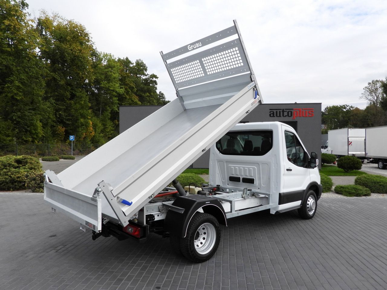 FORD TRANSIT TIPPER TWIN WHEELS 155HP - Mali kamion kiper: slika FORD TRANSIT TIPPER TWIN WHEELS 155HP - Mali kamion kiper FORD TRANSIT TIPPER TWIN WHEELS 155HP - Mali kamion kiper: slika FORD TRANSIT TIPPER TWIN WHEELS 155HP - Mali kamion kiper