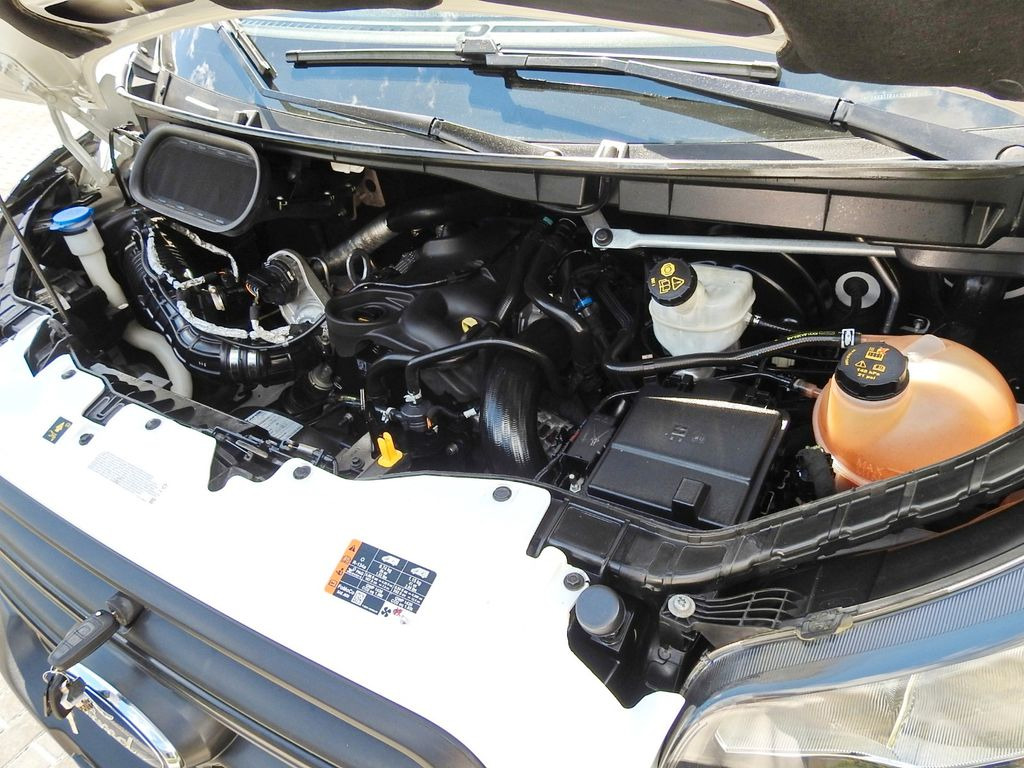 Dostavno vozilo hladnjača Ford TRANSIT KÜHLKOFFER 0*C STROMVERSORGUNG 230V  A/C: slika Dostavno vozilo hladnjača Ford TRANSIT KÜHLKOFFER 0*C STROMVERSORGUNG 230V  A/C