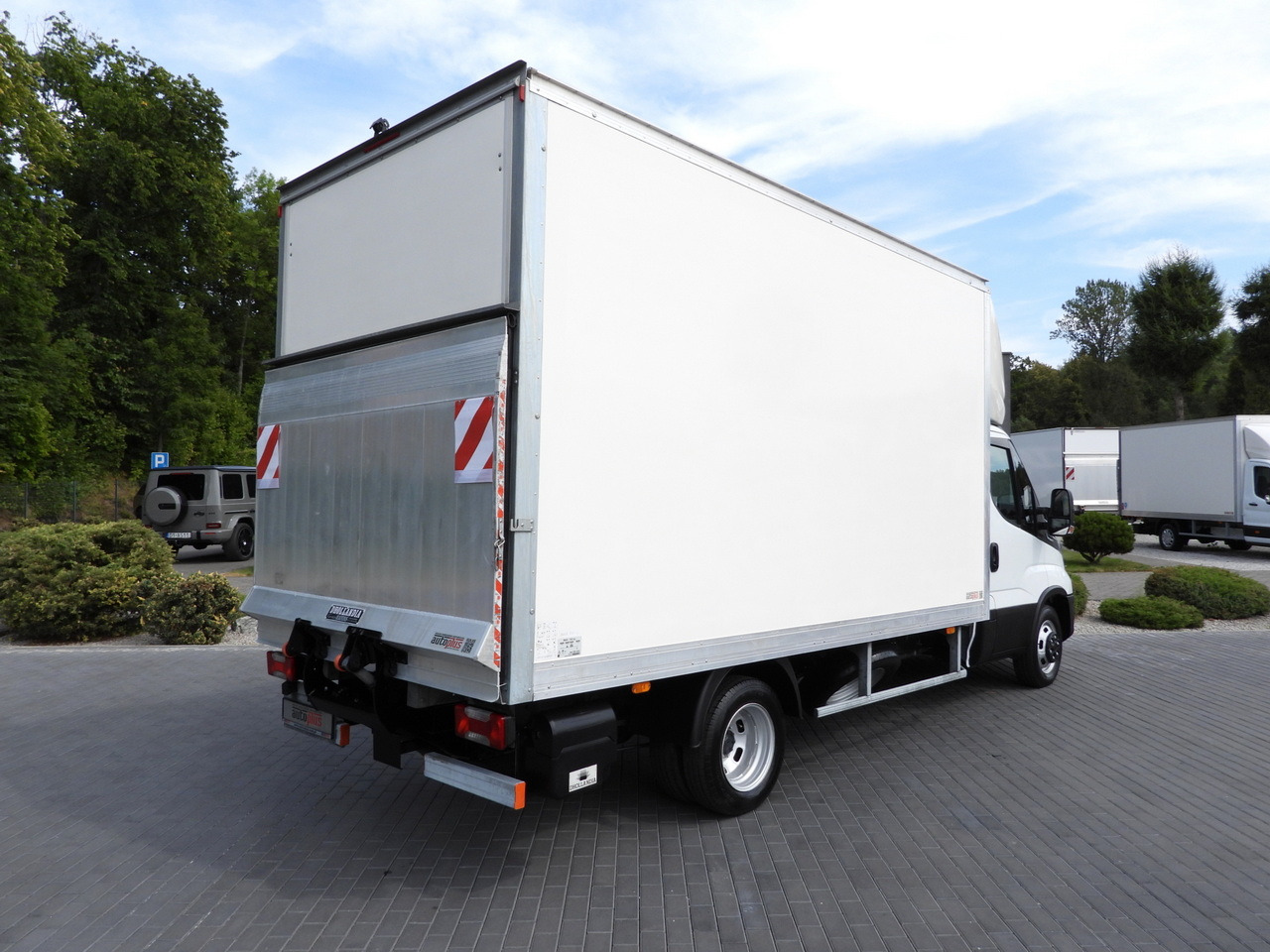 IVECO DAILY 35C16 BOX LIFT 8 PALLETS CRUISE CONTROL AUTOMATIC TRANSMISSION HI-MATIC TWIN WHEELS AIR CONDITIONING 160HP - Dostavno vozilo sa zatvorenim sandukom: slika IVECO DAILY 35C16 BOX LIFT 8 PALLETS CRUISE CONTROL AUTOMATIC TRANSMISSION HI-MATIC TWIN WHEELS AIR CONDITIONING 160HP - Dostavno vozilo sa zatvorenim sandukom IVECO DAILY 35C16 BOX LIFT 8 PALLETS CRUISE CONTROL AUTOMATIC TRANSMISSION HI-MATIC TWIN WHEELS AIR CONDITIONING 160HP - Dostavno vozilo sa zatvorenim sandukom: slika IVECO DAILY 35C16 BOX LIFT 8 PALLETS CRUISE CONTROL AUTOMATIC TRANSMISSION HI-MATIC TWIN WHEELS AIR CONDITIONING 160HP - Dostavno vozilo sa zatvorenim sandukom