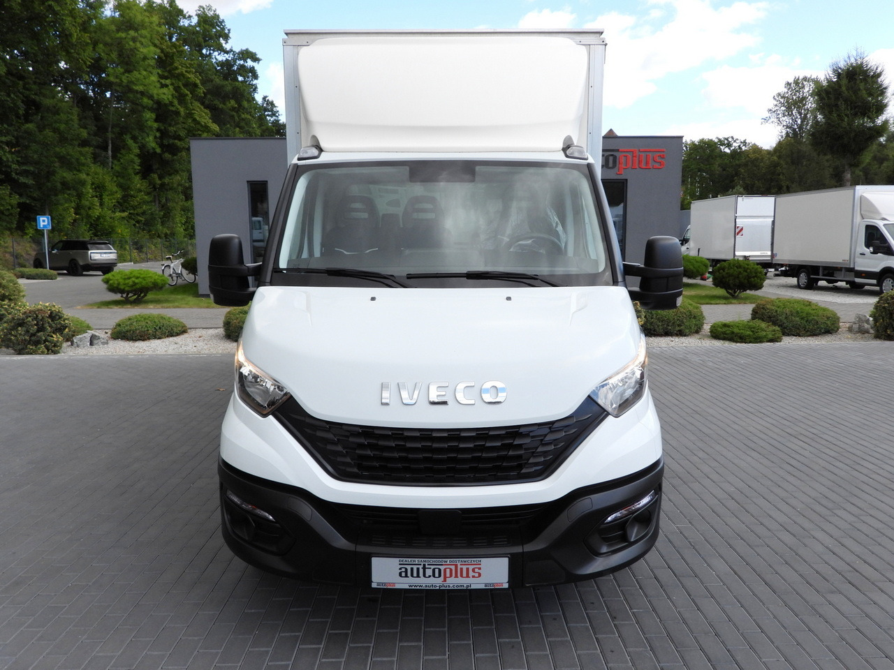 IVECO DAILY 35C16 BOX LIFT 8 PALLETS CRUISE CONTROL TWIN WHEELS AIR CONDITIONING 160HP - Dostavno vozilo sa zatvorenim sandukom: slika IVECO DAILY 35C16 BOX LIFT 8 PALLETS CRUISE CONTROL TWIN WHEELS AIR CONDITIONING 160HP - Dostavno vozilo sa zatvorenim sandukom IVECO DAILY 35C16 BOX LIFT 8 PALLETS CRUISE CONTROL TWIN WHEELS AIR CONDITIONING 160HP - Dostavno vozilo sa zatvorenim sandukom: slika IVECO DAILY 35C16 BOX LIFT 8 PALLETS CRUISE CONTROL TWIN WHEELS AIR CONDITIONING 160HP - Dostavno vozilo sa zatvorenim sandukom