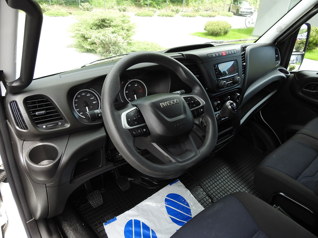 IVECO DAILY 35S14 8 PALLETS CRUISE CONTROL TWIN WHEELS AIR CONDITIONING 140HP - Dostavno vozilo sa zatvorenim sandukom: slika IVECO DAILY 35S14 8 PALLETS CRUISE CONTROL TWIN WHEELS AIR CONDITIONING 140HP - Dostavno vozilo sa zatvorenim sandukom IVECO DAILY 35S14 8 PALLETS CRUISE CONTROL TWIN WHEELS AIR CONDITIONING 140HP - Dostavno vozilo sa zatvorenim sandukom: slika IVECO DAILY 35S14 8 PALLETS CRUISE CONTROL TWIN WHEELS AIR CONDITIONING 140HP - Dostavno vozilo sa zatvorenim sandukom