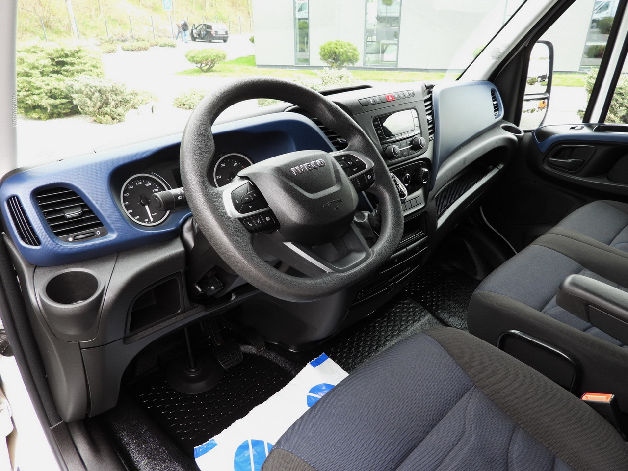 IVECO DAILY 35S14 REFRIGERATOR VAN 0*C POWER SUPPLY 230V CRUISE CONTROL AUTOMATIC TRANSMISSION HI-MATIC AIR CONDITIONING 140HP - Dostavno vozilo hladnjača: slika IVECO DAILY 35S14 REFRIGERATOR VAN 0*C POWER SUPPLY 230V CRUISE CONTROL AUTOMATIC TRANSMISSION HI-MATIC AIR CONDITIONING 140HP - Dostavno vozilo hladnjača IVECO DAILY 35S14 REFRIGERATOR VAN 0*C POWER SUPPLY 230V CRUISE CONTROL AUTOMATIC TRANSMISSION HI-MATIC AIR CONDITIONING 140HP - Dostavno vozilo hladnjača: slika IVECO DAILY 35S14 REFRIGERATOR VAN 0*C POWER SUPPLY 230V CRUISE CONTROL AUTOMATIC TRANSMISSION HI-MATIC AIR CONDITIONING 140HP - Dostavno vozilo hladnjača