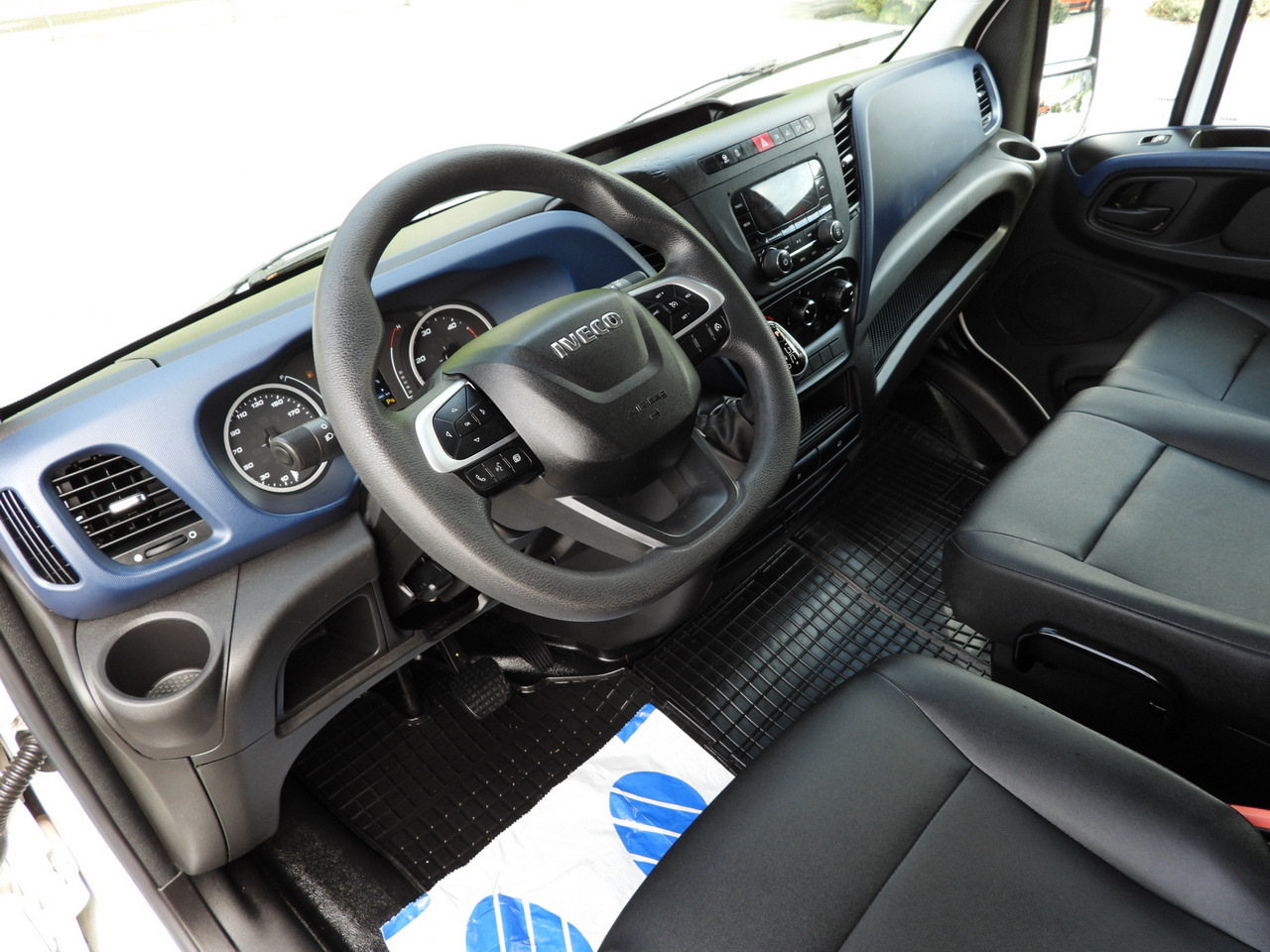 IVECO DAILY 35S14 REFRIGERATOR VAN -10*C POWER SUPPLY 230V CRUISE CONTROL AUTOMATIC TRANSMISSION HI-MATIC AIR CONDITIONING 140HP - Dostavno vozilo hladnjača: slika IVECO DAILY 35S14 REFRIGERATOR VAN -10*C POWER SUPPLY 230V CRUISE CONTROL AUTOMATIC TRANSMISSION HI-MATIC AIR CONDITIONING 140HP - Dostavno vozilo hladnjača IVECO DAILY 35S14 REFRIGERATOR VAN -10*C POWER SUPPLY 230V CRUISE CONTROL AUTOMATIC TRANSMISSION HI-MATIC AIR CONDITIONING 140HP - Dostavno vozilo hladnjača: slika IVECO DAILY 35S14 REFRIGERATOR VAN -10*C POWER SUPPLY 230V CRUISE CONTROL AUTOMATIC TRANSMISSION HI-MATIC AIR CONDITIONING 140HP - Dostavno vozilo hladnjača