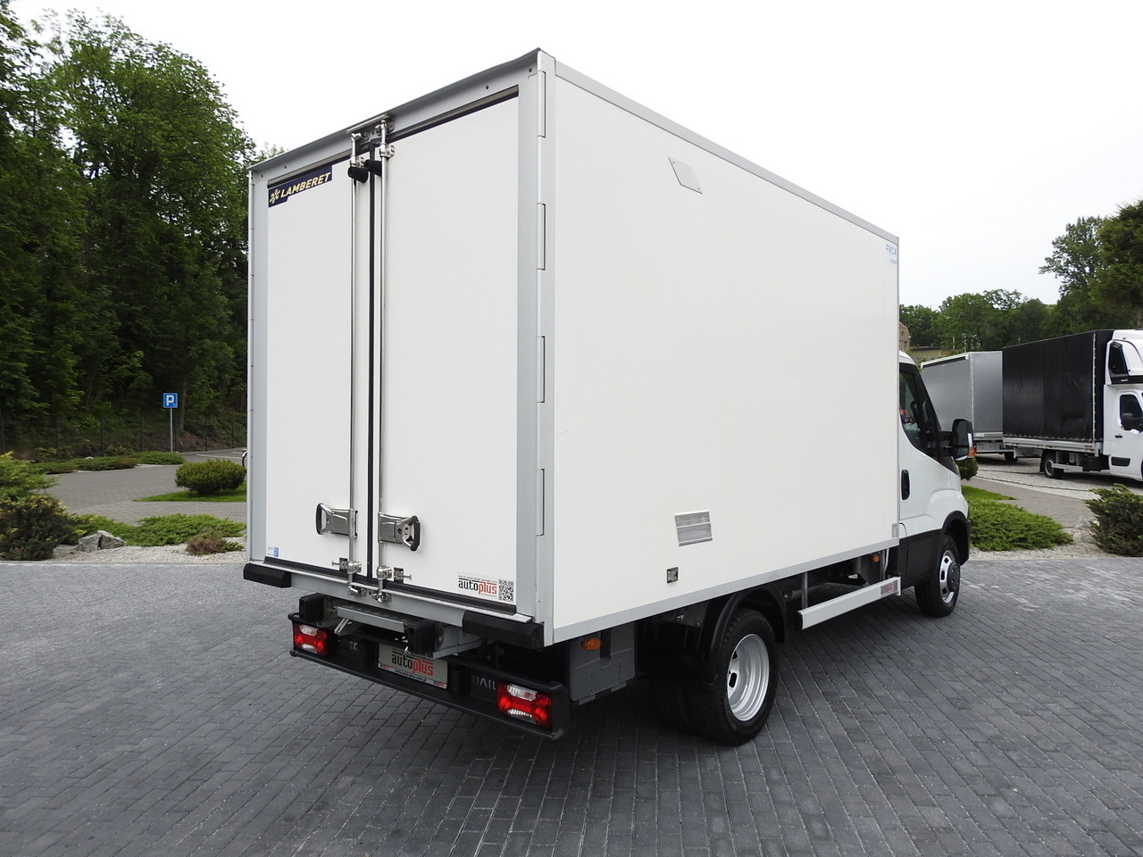 IVECO DAILY 35S15 REGRIGERATOR BOX -12*C 8 PALLETS CRUISE CONTROL TWIN WHEELS AIR CONDITIONING 150HP - Dostavno vozilo hladnjača: slika IVECO DAILY 35S15 REGRIGERATOR BOX -12*C 8 PALLETS CRUISE CONTROL TWIN WHEELS AIR CONDITIONING 150HP - Dostavno vozilo hladnjača IVECO DAILY 35S15 REGRIGERATOR BOX -12*C 8 PALLETS CRUISE CONTROL TWIN WHEELS AIR CONDITIONING 150HP - Dostavno vozilo hladnjača: slika IVECO DAILY 35S15 REGRIGERATOR BOX -12*C 8 PALLETS CRUISE CONTROL TWIN WHEELS AIR CONDITIONING 150HP - Dostavno vozilo hladnjača
