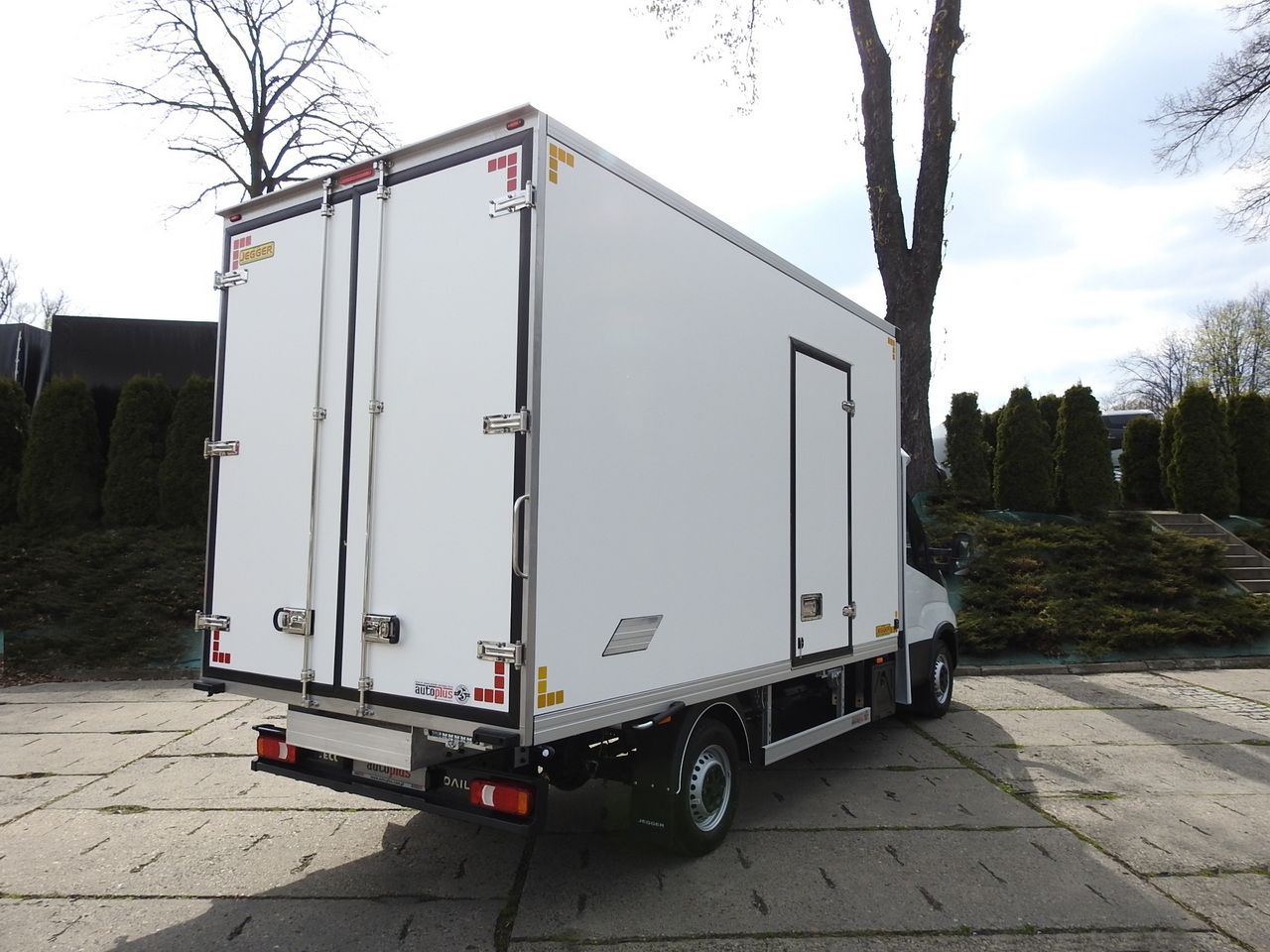 IVECO DAILY 35S16 NEW REGRIGERATOR BOX -10*C 8 PALLETS HEATING FUNCTION POWER SUPPLY 230V CRUISE CONTROL AIR CONDITIONING 160HP - Dostavno vozilo hladnjača: slika IVECO DAILY 35S16 NEW REGRIGERATOR BOX -10*C 8 PALLETS HEATING FUNCTION POWER SUPPLY 230V CRUISE CONTROL AIR CONDITIONING 160HP - Dostavno vozilo hladnjača IVECO DAILY 35S16 NEW REGRIGERATOR BOX -10*C 8 PALLETS HEATING FUNCTION POWER SUPPLY 230V CRUISE CONTROL AIR CONDITIONING 160HP - Dostavno vozilo hladnjača: slika IVECO DAILY 35S16 NEW REGRIGERATOR BOX -10*C 8 PALLETS HEATING FUNCTION POWER SUPPLY 230V CRUISE CONTROL AIR CONDITIONING 160HP - Dostavno vozilo hladnjača