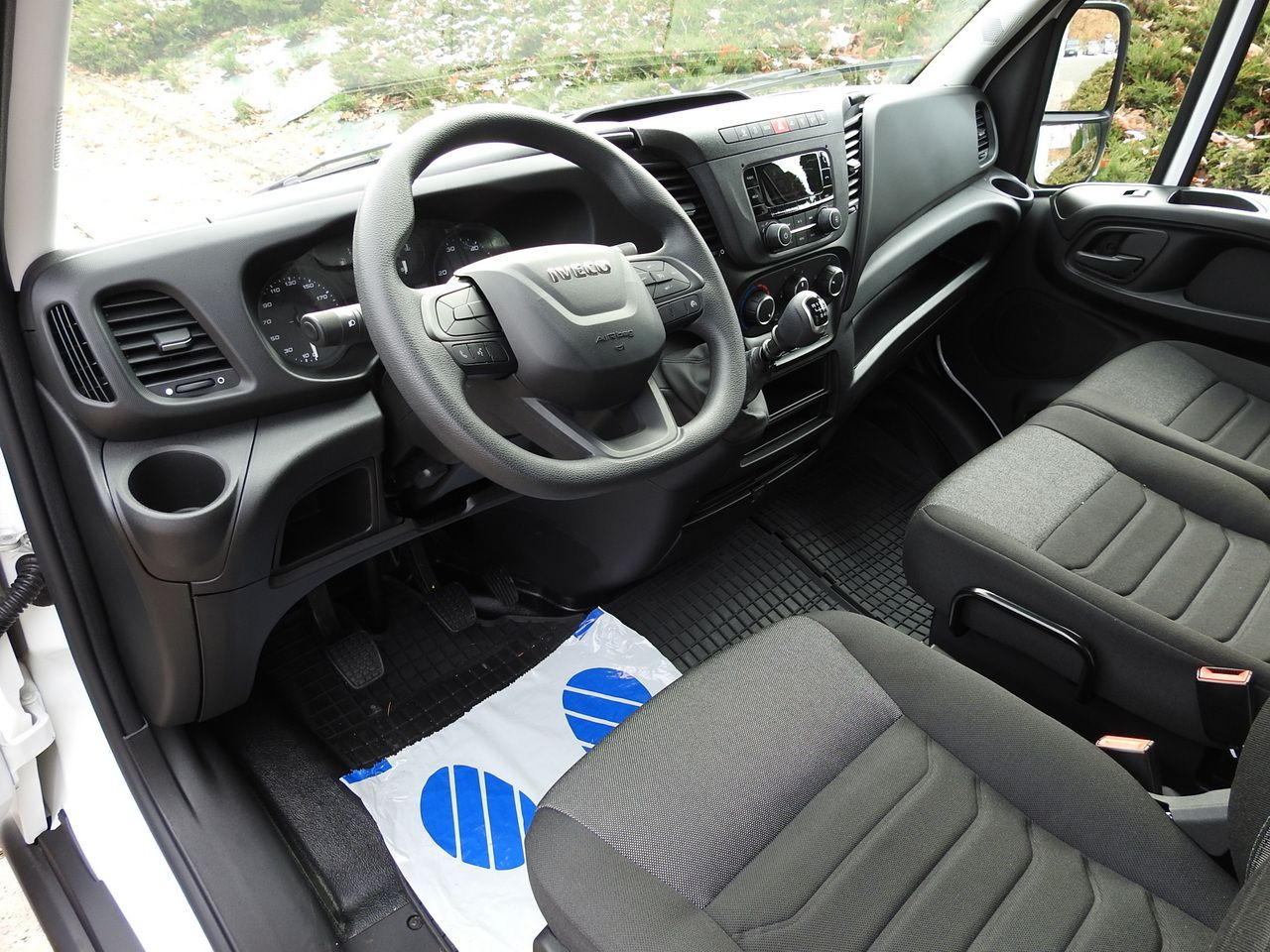 IVECO DAILY 35S16 NEW TARPAULIN LIFT 8 PALLETS CRUISE CONTROL AIR CONDITIONING 160HP - Dostavno vozilo s ceradom: slika IVECO DAILY 35S16 NEW TARPAULIN LIFT 8 PALLETS CRUISE CONTROL AIR CONDITIONING 160HP - Dostavno vozilo s ceradom IVECO DAILY 35S16 NEW TARPAULIN LIFT 8 PALLETS CRUISE CONTROL AIR CONDITIONING 160HP - Dostavno vozilo s ceradom: slika IVECO DAILY 35S16 NEW TARPAULIN LIFT 8 PALLETS CRUISE CONTROL AIR CONDITIONING 160HP - Dostavno vozilo s ceradom