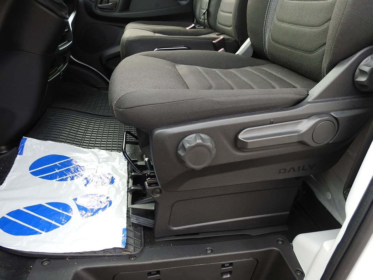 Zakup IVECO DAILY 35S16 NEW TARPAULIN LIFT 8 PALLETS CRUISE CONTROL AIR CONDITIONING  160HP IVECO DAILY 35S16 NEW TARPAULIN LIFT 8 PALLETS CRUISE CONTROL AIR CONDITIONING  160HP: slika Zakup IVECO DAILY 35S16 NEW TARPAULIN LIFT 8 PALLETS CRUISE CONTROL AIR CONDITIONING  160HP IVECO DAILY 35S16 NEW TARPAULIN LIFT 8 PALLETS CRUISE CONTROL AIR CONDITIONING  160HP