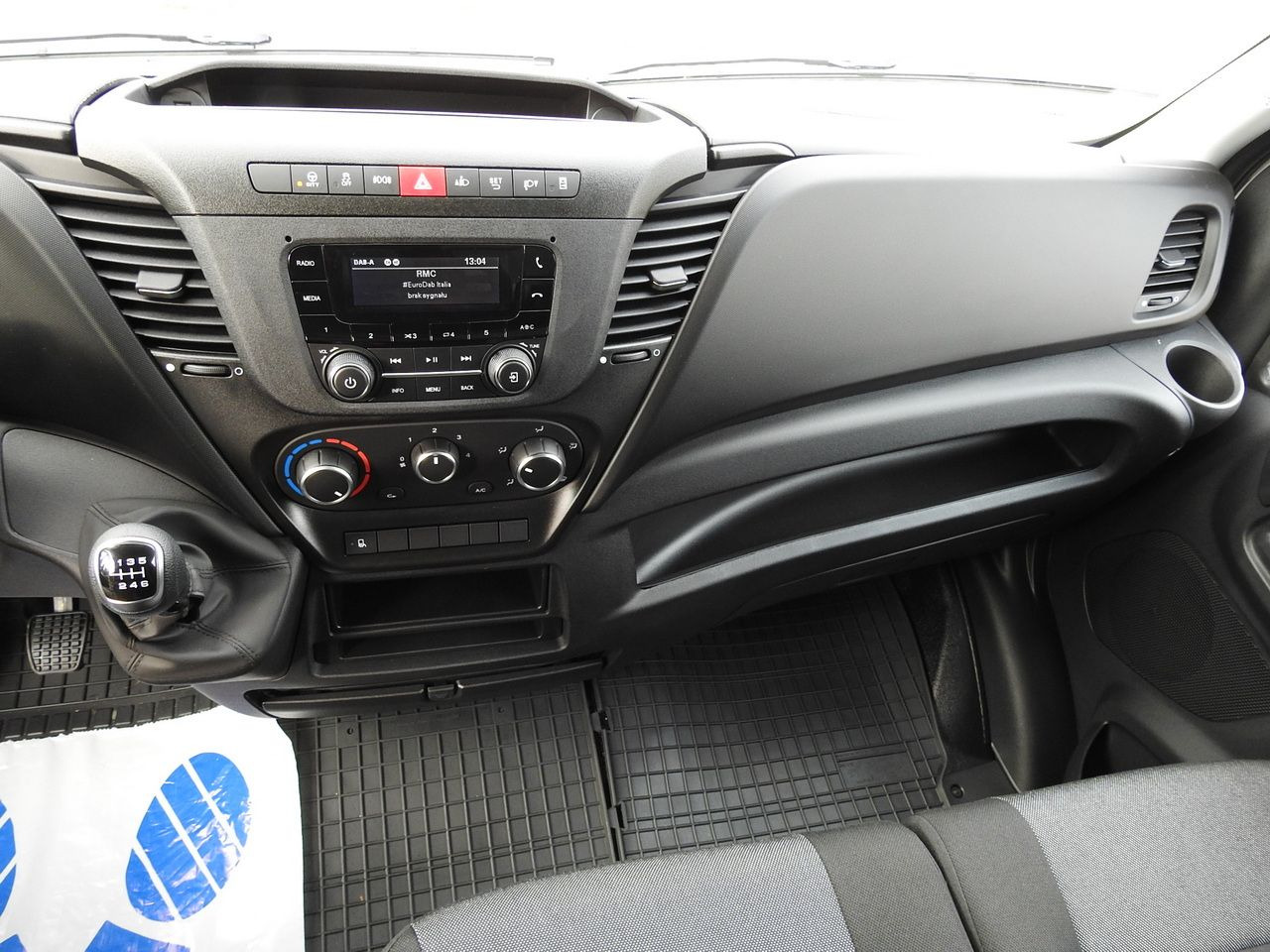 Zakup IVECO DAILY 35S16 NEW TARPAULIN LIFT 8 PALLETS CRUISE CONTROL AIR CONDITIONING  160HP IVECO DAILY 35S16 NEW TARPAULIN LIFT 8 PALLETS CRUISE CONTROL AIR CONDITIONING  160HP: slika Zakup IVECO DAILY 35S16 NEW TARPAULIN LIFT 8 PALLETS CRUISE CONTROL AIR CONDITIONING  160HP IVECO DAILY 35S16 NEW TARPAULIN LIFT 8 PALLETS CRUISE CONTROL AIR CONDITIONING  160HP