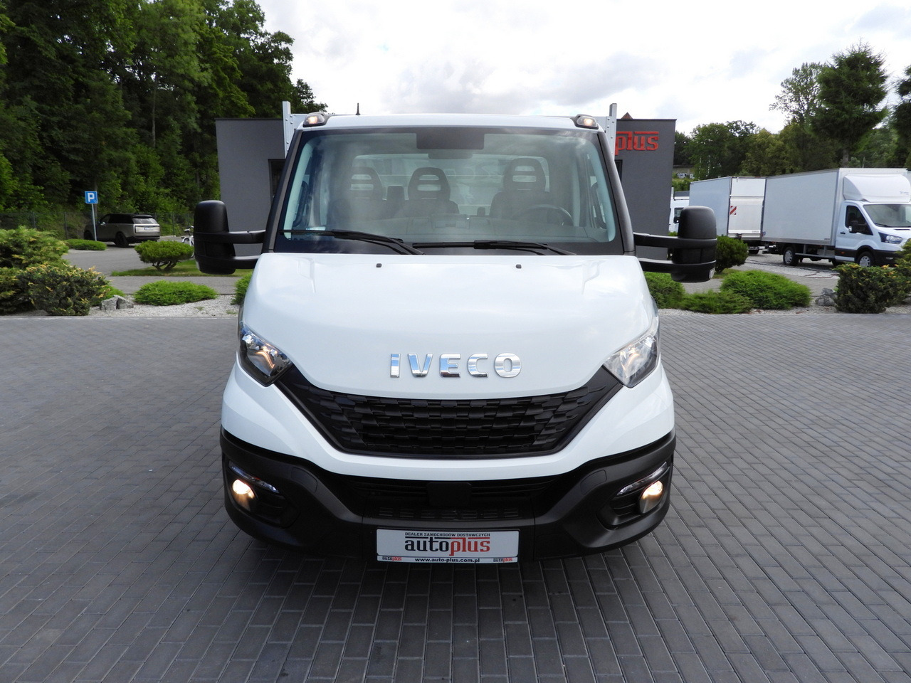 IVECO DAILY 35S16 STAKE BODY 10 PALLETS CRUISE CONTROL AIR CONDITIONING 160HP - Dostavno vozilo s ravnom platformom: slika IVECO DAILY 35S16 STAKE BODY 10 PALLETS CRUISE CONTROL AIR CONDITIONING 160HP - Dostavno vozilo s ravnom platformom IVECO DAILY 35S16 STAKE BODY 10 PALLETS CRUISE CONTROL AIR CONDITIONING 160HP - Dostavno vozilo s ravnom platformom: slika IVECO DAILY 35S16 STAKE BODY 10 PALLETS CRUISE CONTROL AIR CONDITIONING 160HP - Dostavno vozilo s ravnom platformom