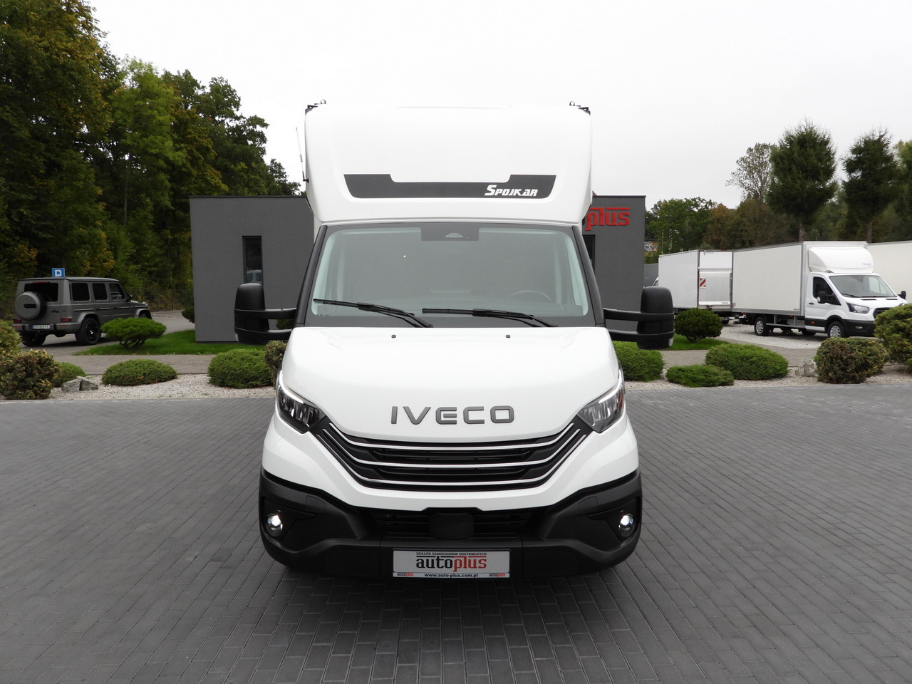 IVECO DAILY 35S18 BOX HI-MATIC LIFT 8 PALLETS CRUISE CONTROL NAVIGATION LED LIGHTS PNEUMATICS AUTOMATIC TRANSMISSION HI-MATIC AIR CONDITIONING 180HP - Dostavno vozilo sa zatvorenim sandukom: slika IVECO DAILY 35S18 BOX HI-MATIC LIFT 8 PALLETS CRUISE CONTROL NAVIGATION LED LIGHTS PNEUMATICS AUTOMATIC TRANSMISSION HI-MATIC AIR CONDITIONING 180HP - Dostavno vozilo sa zatvorenim sandukom IVECO DAILY 35S18 BOX HI-MATIC LIFT 8 PALLETS CRUISE CONTROL NAVIGATION LED LIGHTS PNEUMATICS AUTOMATIC TRANSMISSION HI-MATIC AIR CONDITIONING 180HP - Dostavno vozilo sa zatvorenim sandukom: slika IVECO DAILY 35S18 BOX HI-MATIC LIFT 8 PALLETS CRUISE CONTROL NAVIGATION LED LIGHTS PNEUMATICS AUTOMATIC TRANSMISSION HI-MATIC AIR CONDITIONING 180HP - Dostavno vozilo sa zatvorenim sandukom