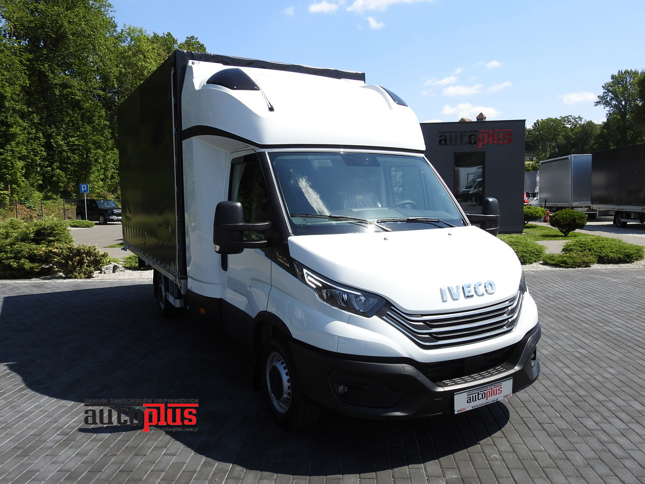 IVECO DAILY 35S18 NEW TARPAULIN 8 PALLETS CRUISE CONTROL NAVIGATION LED LIGHTS AUTOMATIC TRANSMISSION HI-MATIC MANUFACTURERS WARRANTY 180HP - Dostavno vozilo s ceradom: slika IVECO DAILY 35S18 NEW TARPAULIN 8 PALLETS CRUISE CONTROL NAVIGATION LED LIGHTS AUTOMATIC TRANSMISSION HI-MATIC MANUFACTURERS WARRANTY 180HP - Dostavno vozilo s ceradom IVECO DAILY 35S18 NEW TARPAULIN 8 PALLETS CRUISE CONTROL NAVIGATION LED LIGHTS AUTOMATIC TRANSMISSION HI-MATIC MANUFACTURERS WARRANTY 180HP - Dostavno vozilo s ceradom: slika IVECO DAILY 35S18 NEW TARPAULIN 8 PALLETS CRUISE CONTROL NAVIGATION LED LIGHTS AUTOMATIC TRANSMISSION HI-MATIC MANUFACTURERS WARRANTY 180HP - Dostavno vozilo s ceradom