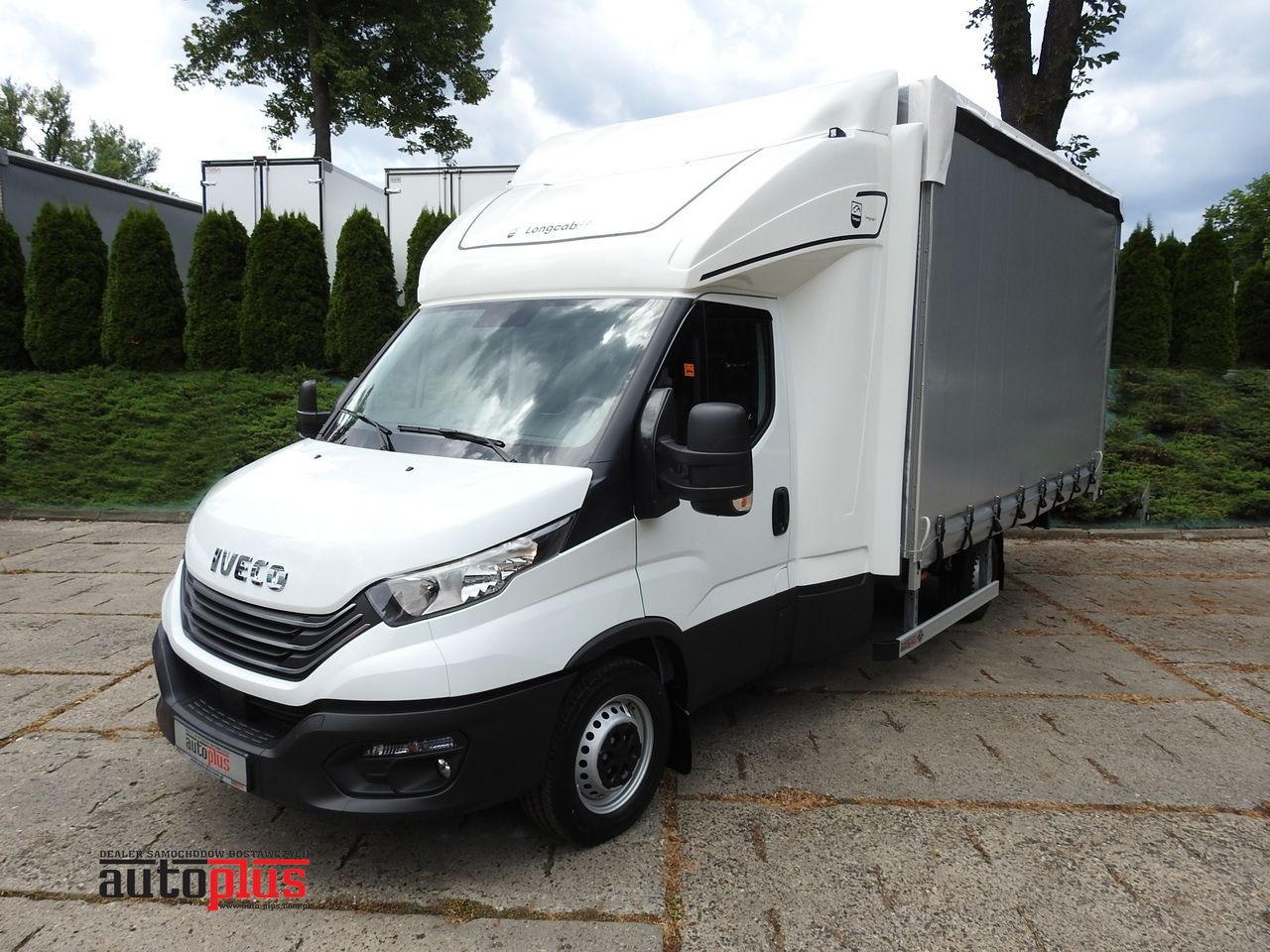 IVECO DAILY 35S18 NEW TARPAULIN WEBASTO CRUISE CONTROL AIR CONDITIONING 180HP - Dostavno vozilo s ceradom: slika IVECO DAILY 35S18 NEW TARPAULIN WEBASTO CRUISE CONTROL AIR CONDITIONING 180HP - Dostavno vozilo s ceradom IVECO DAILY 35S18 NEW TARPAULIN WEBASTO CRUISE CONTROL AIR CONDITIONING 180HP - Dostavno vozilo s ceradom: slika IVECO DAILY 35S18 NEW TARPAULIN WEBASTO CRUISE CONTROL AIR CONDITIONING 180HP - Dostavno vozilo s ceradom