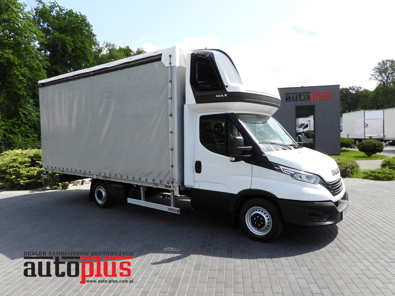 IVECO DAILY 35S18 TARPAULIN 10 PALLETS CRUISE CONTROL LED LIGHTS AIR CONDITIONING 180HP - Dostavno vozilo s ceradom: slika IVECO DAILY 35S18 TARPAULIN 10 PALLETS CRUISE CONTROL LED LIGHTS AIR CONDITIONING 180HP - Dostavno vozilo s ceradom IVECO DAILY 35S18 TARPAULIN 10 PALLETS CRUISE CONTROL LED LIGHTS AIR CONDITIONING 180HP - Dostavno vozilo s ceradom: slika IVECO DAILY 35S18 TARPAULIN 10 PALLETS CRUISE CONTROL LED LIGHTS AIR CONDITIONING 180HP - Dostavno vozilo s ceradom
