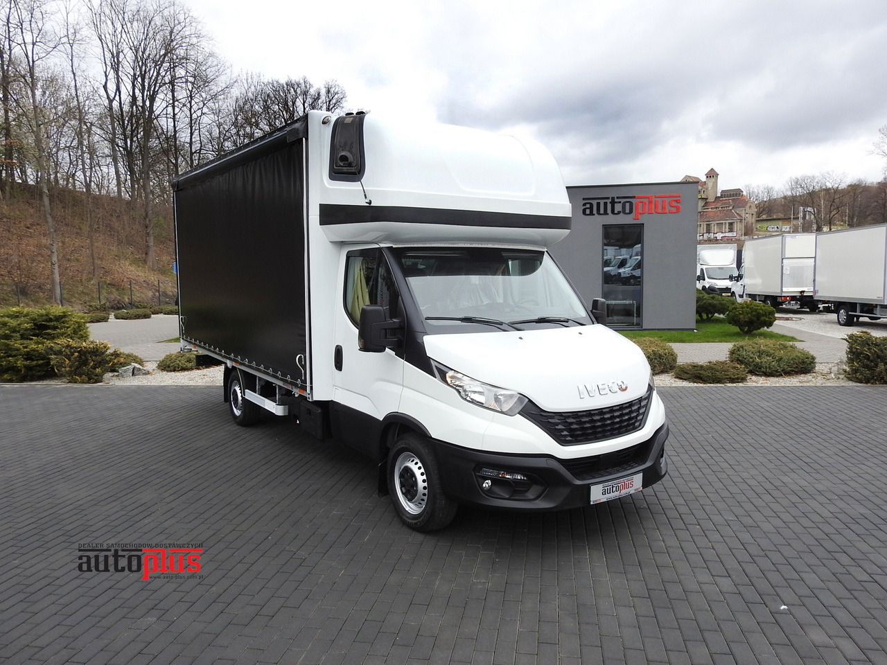 IVECO DAILY 35S18 TARPAULIN 10 PALLETS WEBASTO CRUISE CONTROL AIR CONDITIONING 180HP - Dostavno vozilo s ceradom: slika IVECO DAILY 35S18 TARPAULIN 10 PALLETS WEBASTO CRUISE CONTROL AIR CONDITIONING 180HP - Dostavno vozilo s ceradom IVECO DAILY 35S18 TARPAULIN 10 PALLETS WEBASTO CRUISE CONTROL AIR CONDITIONING 180HP - Dostavno vozilo s ceradom: slika IVECO DAILY 35S18 TARPAULIN 10 PALLETS WEBASTO CRUISE CONTROL AIR CONDITIONING 180HP - Dostavno vozilo s ceradom