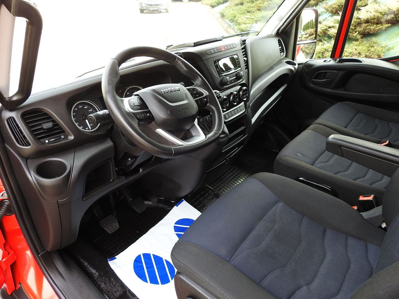 IVECO DAILY 35S18 TARPAULIN 10 PALLETS WEBASTO CRUISE CONTROL LED LIGHTS AIR CONDITIONING 180HP - Dostavno vozilo s ceradom: slika IVECO DAILY 35S18 TARPAULIN 10 PALLETS WEBASTO CRUISE CONTROL LED LIGHTS AIR CONDITIONING 180HP - Dostavno vozilo s ceradom IVECO DAILY 35S18 TARPAULIN 10 PALLETS WEBASTO CRUISE CONTROL LED LIGHTS AIR CONDITIONING 180HP - Dostavno vozilo s ceradom: slika IVECO DAILY 35S18 TARPAULIN 10 PALLETS WEBASTO CRUISE CONTROL LED LIGHTS AIR CONDITIONING 180HP - Dostavno vozilo s ceradom