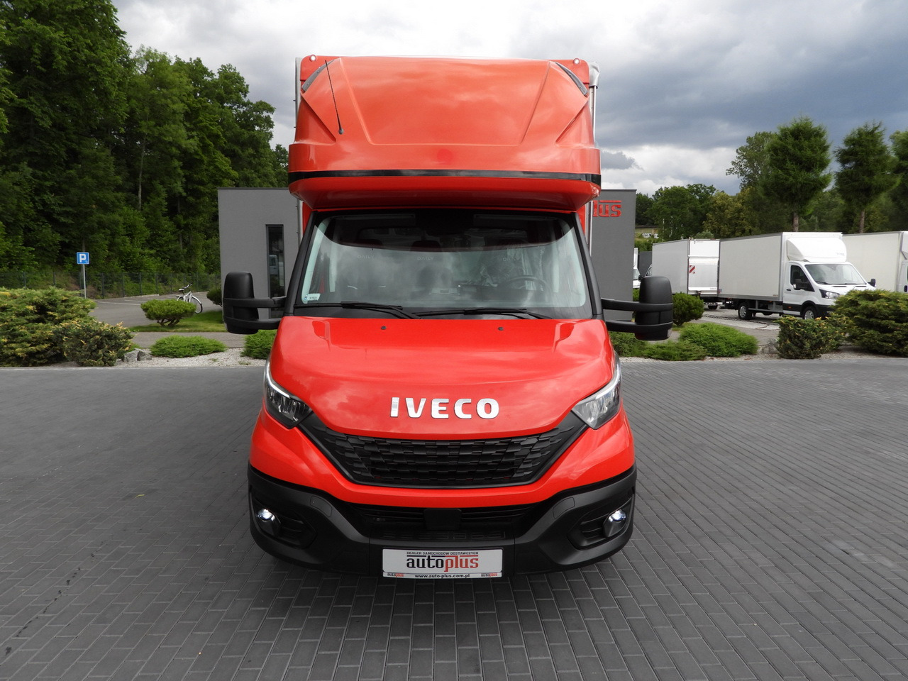 IVECO DAILY 35S18 TARPAULIN 10 PALLETS WEBASTO CRUISE CONTROL LED LIGHTS AIR CONDITIONING 180HP - Dostavno vozilo s ceradom: slika IVECO DAILY 35S18 TARPAULIN 10 PALLETS WEBASTO CRUISE CONTROL LED LIGHTS AIR CONDITIONING 180HP - Dostavno vozilo s ceradom IVECO DAILY 35S18 TARPAULIN 10 PALLETS WEBASTO CRUISE CONTROL LED LIGHTS AIR CONDITIONING 180HP - Dostavno vozilo s ceradom: slika IVECO DAILY 35S18 TARPAULIN 10 PALLETS WEBASTO CRUISE CONTROL LED LIGHTS AIR CONDITIONING 180HP - Dostavno vozilo s ceradom