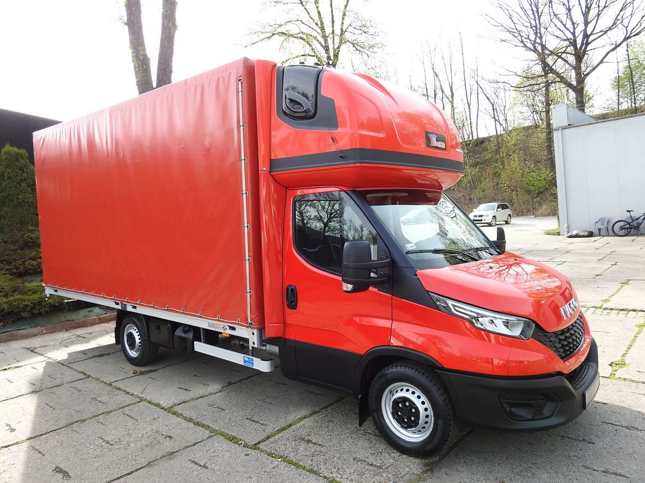 IVECO DAILY 35S18 TARPAULIN 10 PALLETS WEBASTO CRUISE CONTROL LED LIGHTS AIR CONDITIONING 180HP - Dostavno vozilo s ceradom: slika IVECO DAILY 35S18 TARPAULIN 10 PALLETS WEBASTO CRUISE CONTROL LED LIGHTS AIR CONDITIONING 180HP - Dostavno vozilo s ceradom IVECO DAILY 35S18 TARPAULIN 10 PALLETS WEBASTO CRUISE CONTROL LED LIGHTS AIR CONDITIONING 180HP - Dostavno vozilo s ceradom: slika IVECO DAILY 35S18 TARPAULIN 10 PALLETS WEBASTO CRUISE CONTROL LED LIGHTS AIR CONDITIONING 180HP - Dostavno vozilo s ceradom