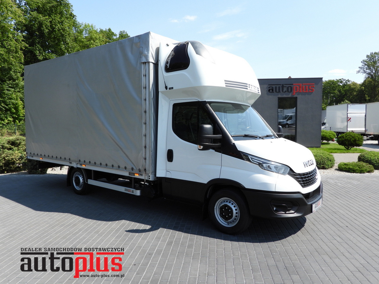 IVECO DAILY 35S18 TARPAULIN 10 PALLETS WEBASTO CRUISE CONTROL LED LIGHTS PNEUMATICS AIR CONDITIONING 180HP - Dostavno vozilo s ceradom: slika IVECO DAILY 35S18 TARPAULIN 10 PALLETS WEBASTO CRUISE CONTROL LED LIGHTS PNEUMATICS AIR CONDITIONING 180HP - Dostavno vozilo s ceradom IVECO DAILY 35S18 TARPAULIN 10 PALLETS WEBASTO CRUISE CONTROL LED LIGHTS PNEUMATICS AIR CONDITIONING 180HP - Dostavno vozilo s ceradom: slika IVECO DAILY 35S18 TARPAULIN 10 PALLETS WEBASTO CRUISE CONTROL LED LIGHTS PNEUMATICS AIR CONDITIONING 180HP - Dostavno vozilo s ceradom