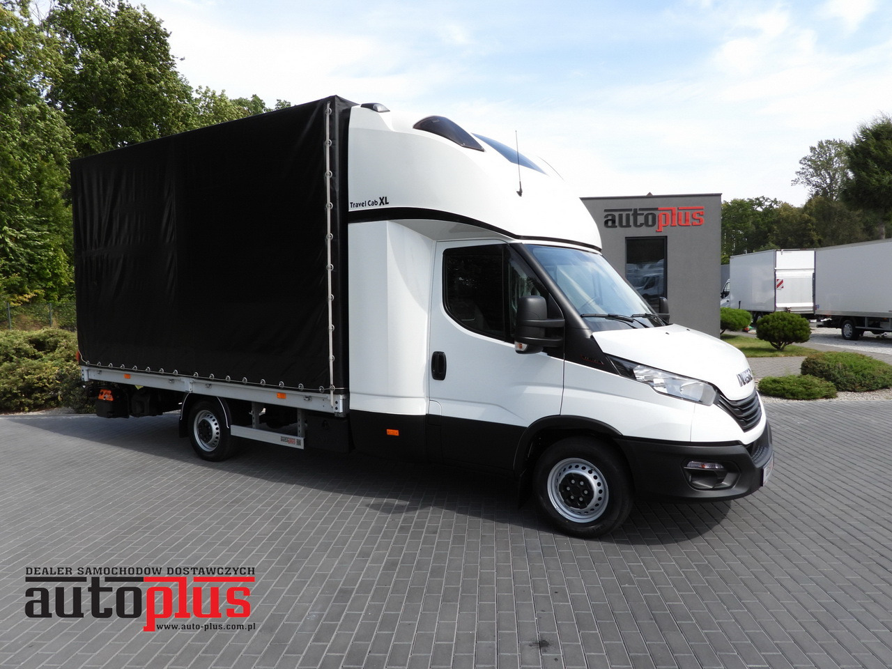 IVECO DAILY 35S18 TARPAULIN LIFT 8 PALLETS CRUISE CONTROL AIR CONDITIONING 180HP - Dostavno vozilo s ceradom: slika IVECO DAILY 35S18 TARPAULIN LIFT 8 PALLETS CRUISE CONTROL AIR CONDITIONING 180HP - Dostavno vozilo s ceradom IVECO DAILY 35S18 TARPAULIN LIFT 8 PALLETS CRUISE CONTROL AIR CONDITIONING 180HP - Dostavno vozilo s ceradom: slika IVECO DAILY 35S18 TARPAULIN LIFT 8 PALLETS CRUISE CONTROL AIR CONDITIONING 180HP - Dostavno vozilo s ceradom