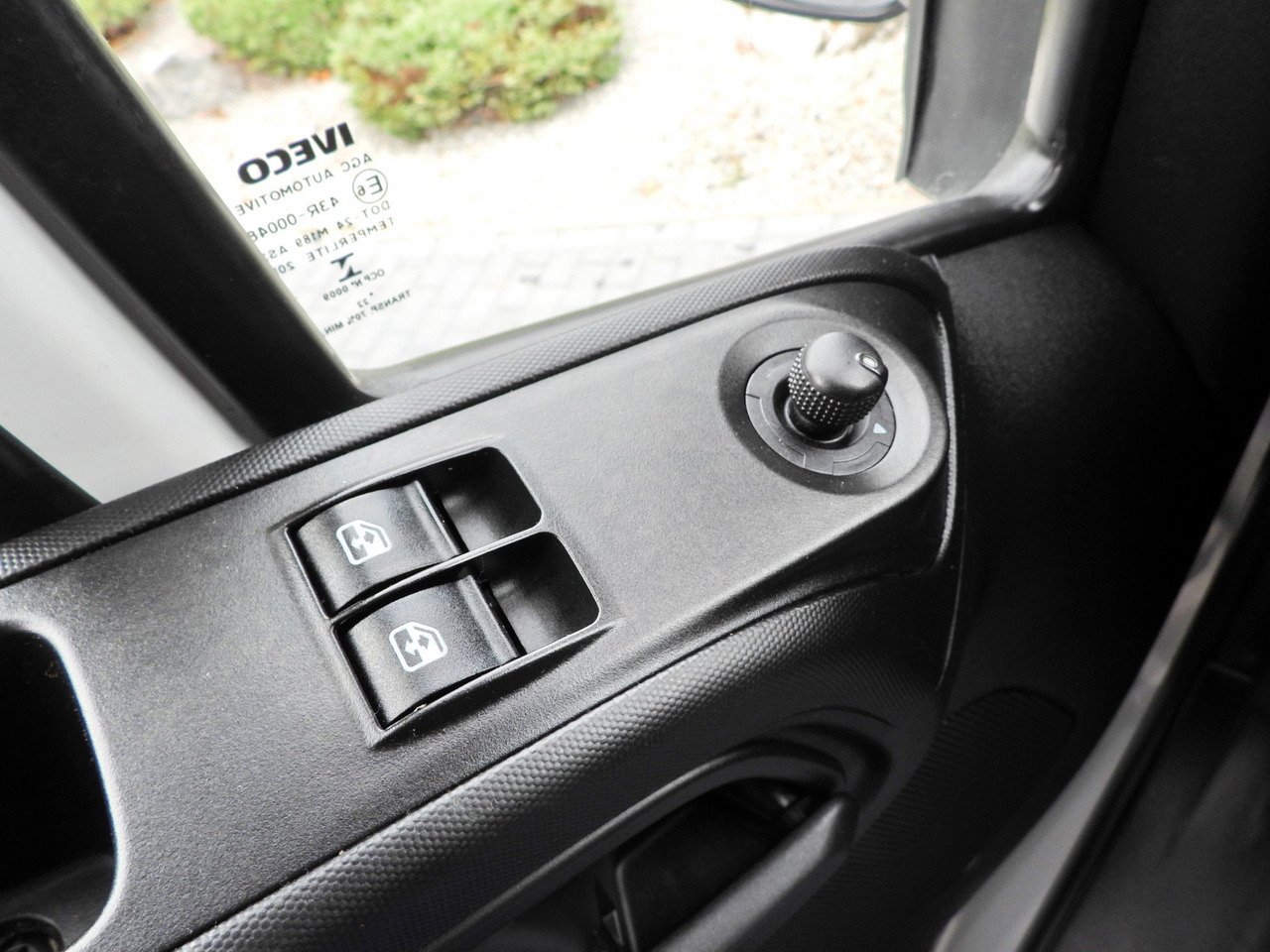 Dostavno vozilo s ceradom IVECO DAILY 35S18 TARPAULIN LIFT 8 PALLETS WEBASTO CRUISE CONTROL LED LIGHTS AIR CONDITIONING  180HP: slika Dostavno vozilo s ceradom IVECO DAILY 35S18 TARPAULIN LIFT 8 PALLETS WEBASTO CRUISE CONTROL LED LIGHTS AIR CONDITIONING  180HP