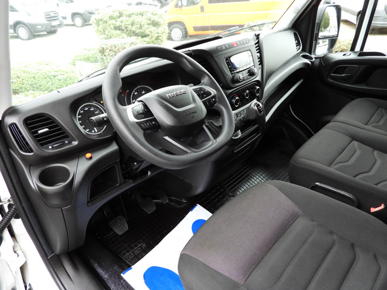 IVECO DAILY 35S18 TARPAULIN LIFT 8 PALLETS WEBASTO CRUISE CONTROL LED LIGHTS AIR CONDITIONING 180HP - Dostavno vozilo s ceradom: slika IVECO DAILY 35S18 TARPAULIN LIFT 8 PALLETS WEBASTO CRUISE CONTROL LED LIGHTS AIR CONDITIONING 180HP - Dostavno vozilo s ceradom IVECO DAILY 35S18 TARPAULIN LIFT 8 PALLETS WEBASTO CRUISE CONTROL LED LIGHTS AIR CONDITIONING 180HP - Dostavno vozilo s ceradom: slika IVECO DAILY 35S18 TARPAULIN LIFT 8 PALLETS WEBASTO CRUISE CONTROL LED LIGHTS AIR CONDITIONING 180HP - Dostavno vozilo s ceradom