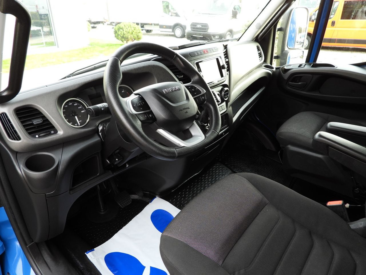 IVECO DAILY 35S21 TARPAULIN 10 PALLETS WEBASTO CRUISE CONTROL NAVIGATION LED LIGHTS AUTOMATIC TRANSMISSION HI-MATIC AIR CONDITIONING 210HP - Dostavno vozilo s ceradom: slika IVECO DAILY 35S21 TARPAULIN 10 PALLETS WEBASTO CRUISE CONTROL NAVIGATION LED LIGHTS AUTOMATIC TRANSMISSION HI-MATIC AIR CONDITIONING 210HP - Dostavno vozilo s ceradom IVECO DAILY 35S21 TARPAULIN 10 PALLETS WEBASTO CRUISE CONTROL NAVIGATION LED LIGHTS AUTOMATIC TRANSMISSION HI-MATIC AIR CONDITIONING 210HP - Dostavno vozilo s ceradom: slika IVECO DAILY 35S21 TARPAULIN 10 PALLETS WEBASTO CRUISE CONTROL NAVIGATION LED LIGHTS AUTOMATIC TRANSMISSION HI-MATIC AIR CONDITIONING 210HP - Dostavno vozilo s ceradom