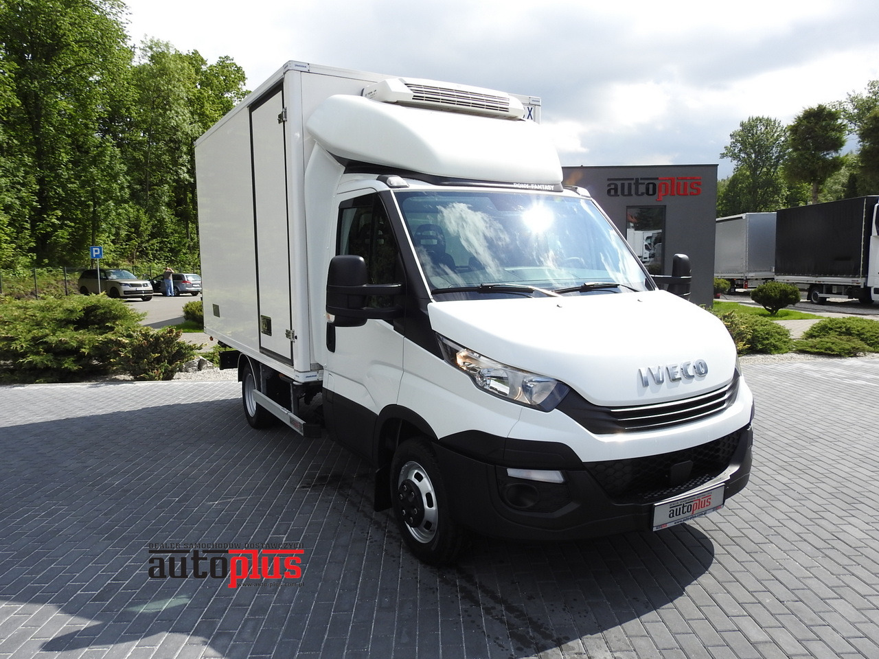 IVECO DAILY 50C15 REGRIGERATOR BOX -5*C POWER SUPPLY 230V AIR CONDITIONING TWIN WHEELS 150HP - Dostavno vozilo hladnjača: slika IVECO DAILY 50C15 REGRIGERATOR BOX -5*C POWER SUPPLY 230V AIR CONDITIONING TWIN WHEELS 150HP - Dostavno vozilo hladnjača IVECO DAILY 50C15 REGRIGERATOR BOX -5*C POWER SUPPLY 230V AIR CONDITIONING TWIN WHEELS 150HP - Dostavno vozilo hladnjača: slika IVECO DAILY 50C15 REGRIGERATOR BOX -5*C POWER SUPPLY 230V AIR CONDITIONING TWIN WHEELS 150HP - Dostavno vozilo hladnjača