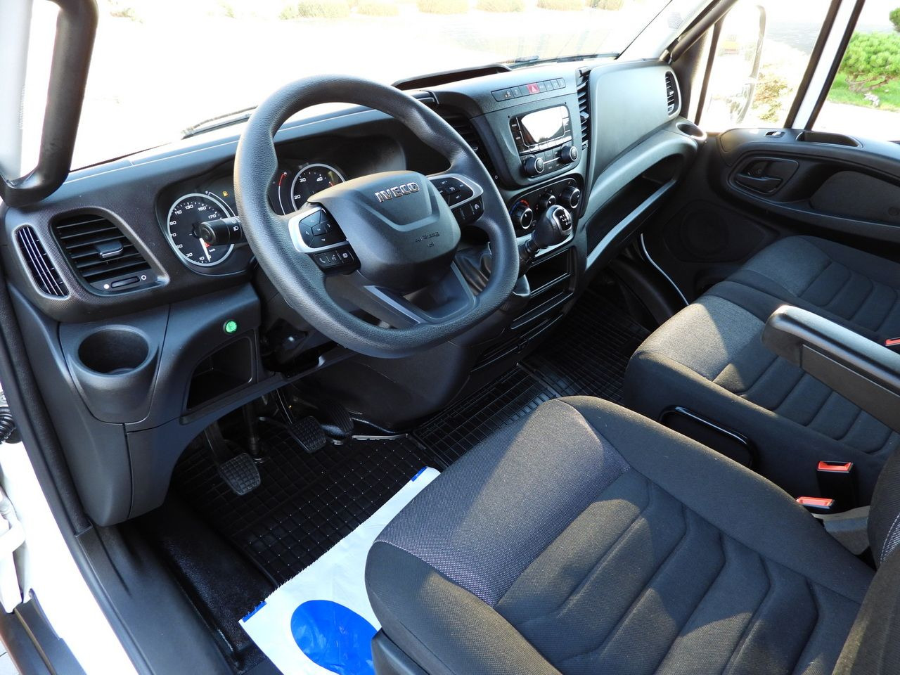 IVECO DAILY 50C16 TARPAULIN 10 PALLETS CRUISE CONTROL TWIN WHEELS AIR CONDITIONING 160HP - Dostavno vozilo s ceradom: slika IVECO DAILY 50C16 TARPAULIN 10 PALLETS CRUISE CONTROL TWIN WHEELS AIR CONDITIONING 160HP - Dostavno vozilo s ceradom IVECO DAILY 50C16 TARPAULIN 10 PALLETS CRUISE CONTROL TWIN WHEELS AIR CONDITIONING 160HP - Dostavno vozilo s ceradom: slika IVECO DAILY 50C16 TARPAULIN 10 PALLETS CRUISE CONTROL TWIN WHEELS AIR CONDITIONING 160HP - Dostavno vozilo s ceradom