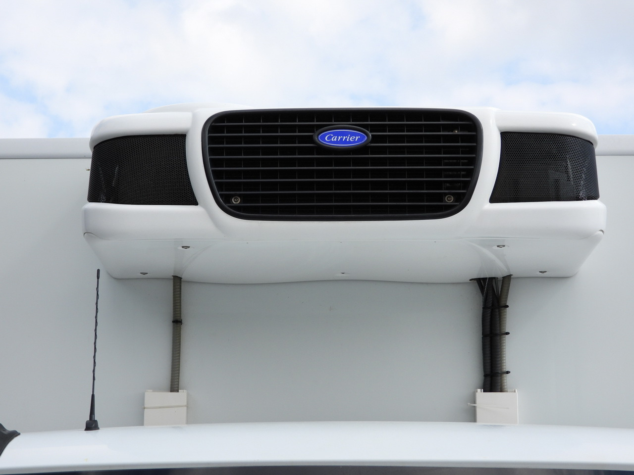 Kamion hladnjača IVECO DAILY 70C17 REFRIGERATOR 1*C LIFT 10 PALLETS POWER SUPPLY 230V CRUISE CONTROL AIR CONDITIONING PNEUMATICS AUTOMATIC TRANSMISSION HI-MATIC TWIN WHEELS 170HP: slika Kamion hladnjača IVECO DAILY 70C17 REFRIGERATOR 1*C LIFT 10 PALLETS POWER SUPPLY 230V CRUISE CONTROL AIR CONDITIONING PNEUMATICS AUTOMATIC TRANSMISSION HI-MATIC TWIN WHEELS 170HP Kamion hladnjača IVECO DAILY 70C17 REFRIGERATOR 1*C LIFT 10 PALLETS POWER SUPPLY 230V CRUISE CONTROL AIR CONDITIONING PNEUMATICS AUTOMATIC TRANSMISSION HI-MATIC TWIN WHEELS 170HP: slika Kamion hladnjača IVECO DAILY 70C17 REFRIGERATOR 1*C LIFT 10 PALLETS POWER SUPPLY 230V CRUISE CONTROL AIR CONDITIONING PNEUMATICS AUTOMATIC TRANSMISSION HI-MATIC TWIN WHEELS 170HP