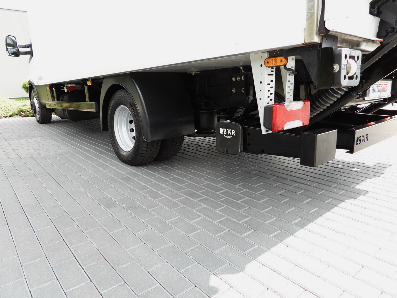 Kamion hladnjača IVECO DAILY 70C17 REFRIGERATOR 1*C LIFT 10 PALLETS POWER SUPPLY 230V CRUISE CONTROL AIR CONDITIONING PNEUMATICS AUTOMATIC TRANSMISSION HI-MATIC TWIN WHEELS 170HP: slika Kamion hladnjača IVECO DAILY 70C17 REFRIGERATOR 1*C LIFT 10 PALLETS POWER SUPPLY 230V CRUISE CONTROL AIR CONDITIONING PNEUMATICS AUTOMATIC TRANSMISSION HI-MATIC TWIN WHEELS 170HP Kamion hladnjača IVECO DAILY 70C17 REFRIGERATOR 1*C LIFT 10 PALLETS POWER SUPPLY 230V CRUISE CONTROL AIR CONDITIONING PNEUMATICS AUTOMATIC TRANSMISSION HI-MATIC TWIN WHEELS 170HP: slika Kamion hladnjača IVECO DAILY 70C17 REFRIGERATOR 1*C LIFT 10 PALLETS POWER SUPPLY 230V CRUISE CONTROL AIR CONDITIONING PNEUMATICS AUTOMATIC TRANSMISSION HI-MATIC TWIN WHEELS 170HP