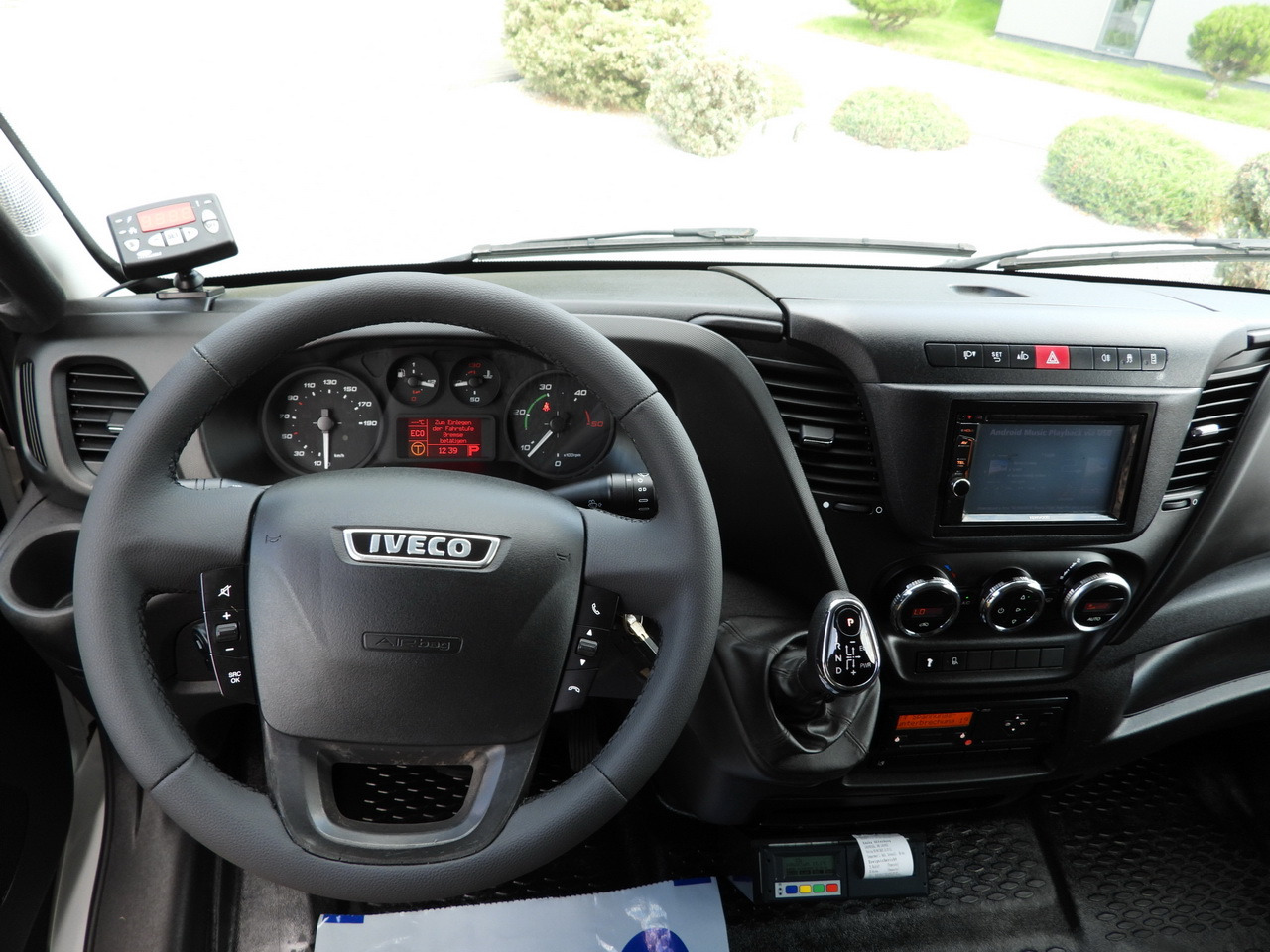 Kamion hladnjača IVECO DAILY 70C17 REFRIGERATOR 1*C LIFT 10 PALLETS POWER SUPPLY 230V CRUISE CONTROL AIR CONDITIONING PNEUMATICS AUTOMATIC TRANSMISSION HI-MATIC TWIN WHEELS 170HP: slika Kamion hladnjača IVECO DAILY 70C17 REFRIGERATOR 1*C LIFT 10 PALLETS POWER SUPPLY 230V CRUISE CONTROL AIR CONDITIONING PNEUMATICS AUTOMATIC TRANSMISSION HI-MATIC TWIN WHEELS 170HP Kamion hladnjača IVECO DAILY 70C17 REFRIGERATOR 1*C LIFT 10 PALLETS POWER SUPPLY 230V CRUISE CONTROL AIR CONDITIONING PNEUMATICS AUTOMATIC TRANSMISSION HI-MATIC TWIN WHEELS 170HP: slika Kamion hladnjača IVECO DAILY 70C17 REFRIGERATOR 1*C LIFT 10 PALLETS POWER SUPPLY 230V CRUISE CONTROL AIR CONDITIONING PNEUMATICS AUTOMATIC TRANSMISSION HI-MATIC TWIN WHEELS 170HP