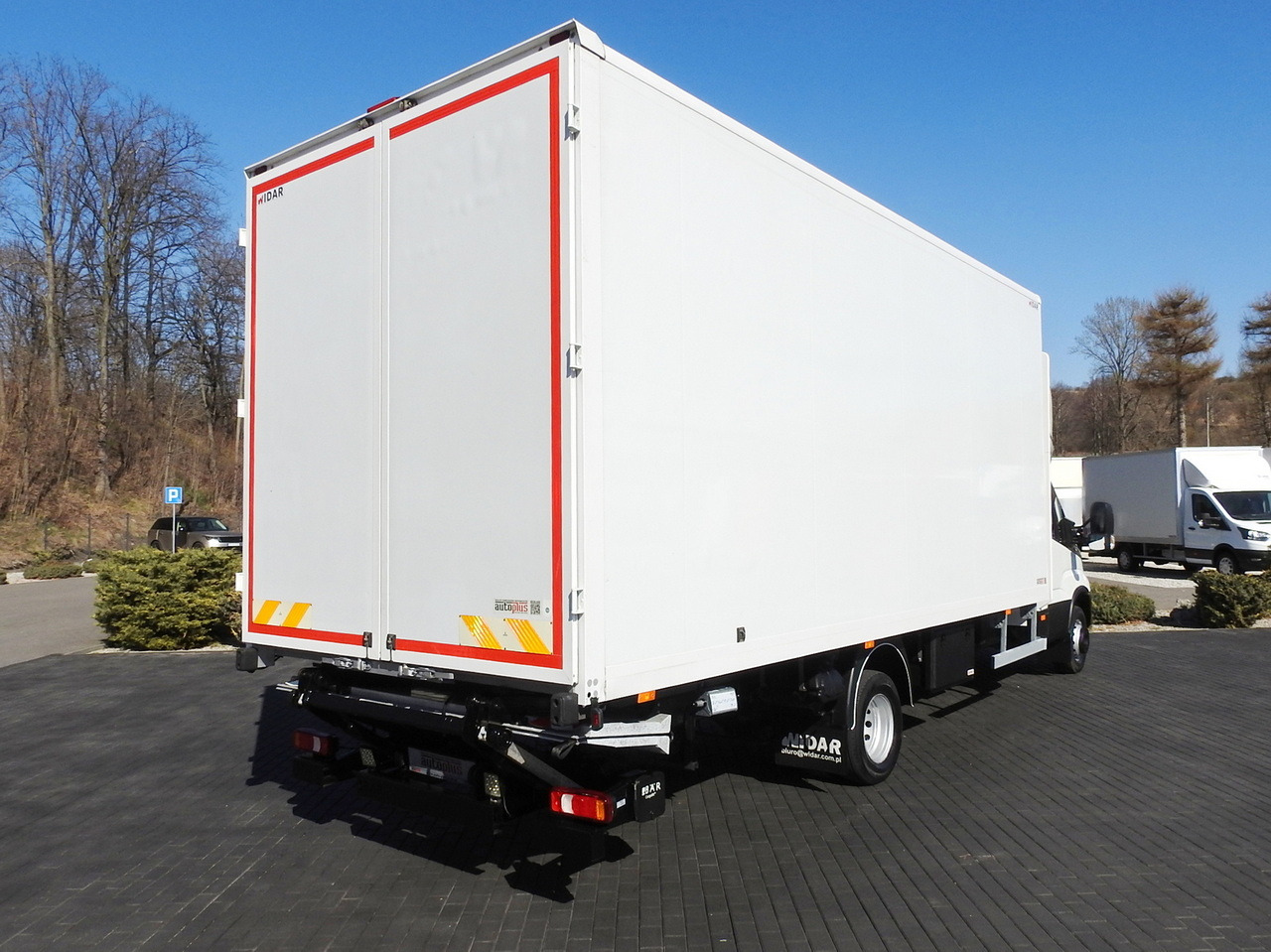 IVECO DAILY 70C18 BOX LIFT 14 PALLETS WEBASTO CRUISE CONTROL NAVIGATION LED LIGHTS TWIN WHEELS AIR CONDITIONING 180HP - Dostavno vozilo sa zatvorenim sandukom: slika IVECO DAILY 70C18 BOX LIFT 14 PALLETS WEBASTO CRUISE CONTROL NAVIGATION LED LIGHTS TWIN WHEELS AIR CONDITIONING 180HP - Dostavno vozilo sa zatvorenim sandukom IVECO DAILY 70C18 BOX LIFT 14 PALLETS WEBASTO CRUISE CONTROL NAVIGATION LED LIGHTS TWIN WHEELS AIR CONDITIONING 180HP - Dostavno vozilo sa zatvorenim sandukom: slika IVECO DAILY 70C18 BOX LIFT 14 PALLETS WEBASTO CRUISE CONTROL NAVIGATION LED LIGHTS TWIN WHEELS AIR CONDITIONING 180HP - Dostavno vozilo sa zatvorenim sandukom