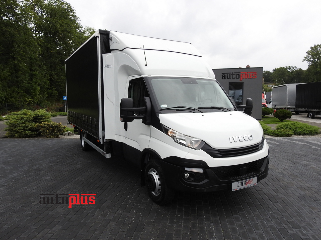 IVECO DAILY 70C18 TARPAULIN LIFT 12 PALLETS WEBASTO CRUISE CONTROL TWIN WHEELS AIR CONDITIONING 180HP - Dostavno vozilo s ceradom: slika IVECO DAILY 70C18 TARPAULIN LIFT 12 PALLETS WEBASTO CRUISE CONTROL TWIN WHEELS AIR CONDITIONING 180HP - Dostavno vozilo s ceradom IVECO DAILY 70C18 TARPAULIN LIFT 12 PALLETS WEBASTO CRUISE CONTROL TWIN WHEELS AIR CONDITIONING 180HP - Dostavno vozilo s ceradom: slika IVECO DAILY 70C18 TARPAULIN LIFT 12 PALLETS WEBASTO CRUISE CONTROL TWIN WHEELS AIR CONDITIONING 180HP - Dostavno vozilo s ceradom