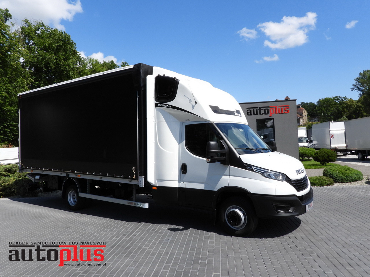 IVECO DAILY 70C18 TARPAULIN LIFT 14 PALLETS WEBASTO CRUISE CONTROL LED LIGHTS TWIN WHEELS AIR CONDITIONING 180HP - Dostavno vozilo s ceradom: slika IVECO DAILY 70C18 TARPAULIN LIFT 14 PALLETS WEBASTO CRUISE CONTROL LED LIGHTS TWIN WHEELS AIR CONDITIONING 180HP - Dostavno vozilo s ceradom IVECO DAILY 70C18 TARPAULIN LIFT 14 PALLETS WEBASTO CRUISE CONTROL LED LIGHTS TWIN WHEELS AIR CONDITIONING 180HP - Dostavno vozilo s ceradom: slika IVECO DAILY 70C18 TARPAULIN LIFT 14 PALLETS WEBASTO CRUISE CONTROL LED LIGHTS TWIN WHEELS AIR CONDITIONING 180HP - Dostavno vozilo s ceradom