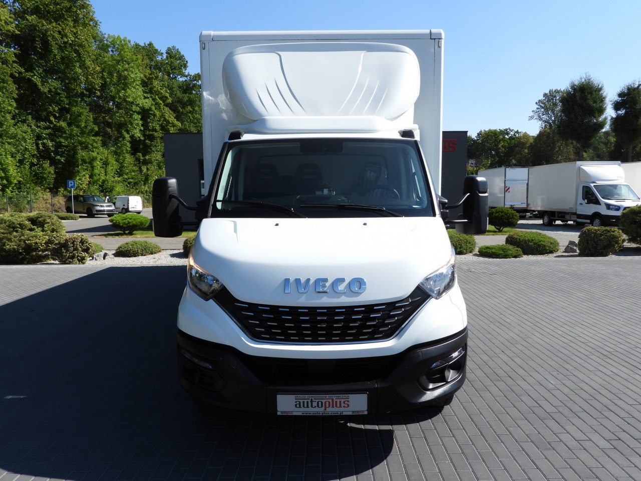IVECO DAILY 72C18 LIFT 14 PALLETS CRUISE CONTROL PNEUMATICS AUTOMATIC TRANSMISSION HI-MATIC TWIN WHEELS AIR CONDITIONING 180HP - Kamion sandučar: slika IVECO DAILY 72C18 LIFT 14 PALLETS CRUISE CONTROL PNEUMATICS AUTOMATIC TRANSMISSION HI-MATIC TWIN WHEELS AIR CONDITIONING 180HP - Kamion sandučar IVECO DAILY 72C18 LIFT 14 PALLETS CRUISE CONTROL PNEUMATICS AUTOMATIC TRANSMISSION HI-MATIC TWIN WHEELS AIR CONDITIONING 180HP - Kamion sandučar: slika IVECO DAILY 72C18 LIFT 14 PALLETS CRUISE CONTROL PNEUMATICS AUTOMATIC TRANSMISSION HI-MATIC TWIN WHEELS AIR CONDITIONING 180HP - Kamion sandučar