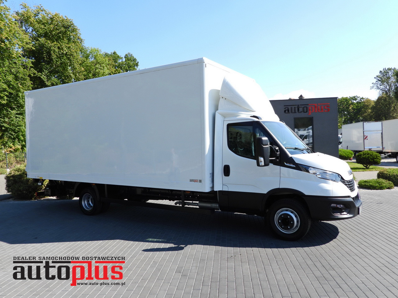 IVECO DAILY 72C18 LIFT 14 PALLETS CRUISE CONTROL PNEUMATICS AUTOMATIC TRANSMISSION HI-MATIC TWIN WHEELS AIR CONDITIONING 180HP - Kamion sandučar: slika IVECO DAILY 72C18 LIFT 14 PALLETS CRUISE CONTROL PNEUMATICS AUTOMATIC TRANSMISSION HI-MATIC TWIN WHEELS AIR CONDITIONING 180HP - Kamion sandučar IVECO DAILY 72C18 LIFT 14 PALLETS CRUISE CONTROL PNEUMATICS AUTOMATIC TRANSMISSION HI-MATIC TWIN WHEELS AIR CONDITIONING 180HP - Kamion sandučar: slika IVECO DAILY 72C18 LIFT 14 PALLETS CRUISE CONTROL PNEUMATICS AUTOMATIC TRANSMISSION HI-MATIC TWIN WHEELS AIR CONDITIONING 180HP - Kamion sandučar