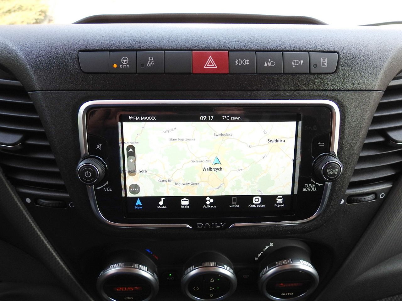 Novi Dostavno vozilo s ceradom IVECO DAILY NEW TARPAULIN 10 PALLETS WEBASTO CRUISE CONTROL NAVIGATION AIR CONDITIONING LED LIGHTS  180HP: slika Novi Dostavno vozilo s ceradom IVECO DAILY NEW TARPAULIN 10 PALLETS WEBASTO CRUISE CONTROL NAVIGATION AIR CONDITIONING LED LIGHTS  180HP