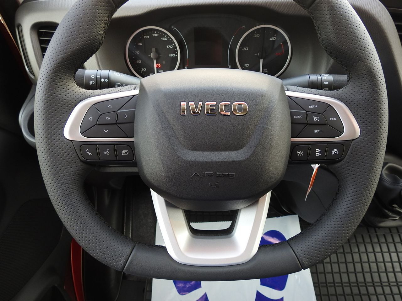 Novi Dostavno vozilo s ceradom IVECO DAILY NEW TARPAULIN 10 PALLETS WEBASTO CRUISE CONTROL NAVIGATION AIR CONDITIONING LED LIGHTS  180HP: slika Novi Dostavno vozilo s ceradom IVECO DAILY NEW TARPAULIN 10 PALLETS WEBASTO CRUISE CONTROL NAVIGATION AIR CONDITIONING LED LIGHTS  180HP