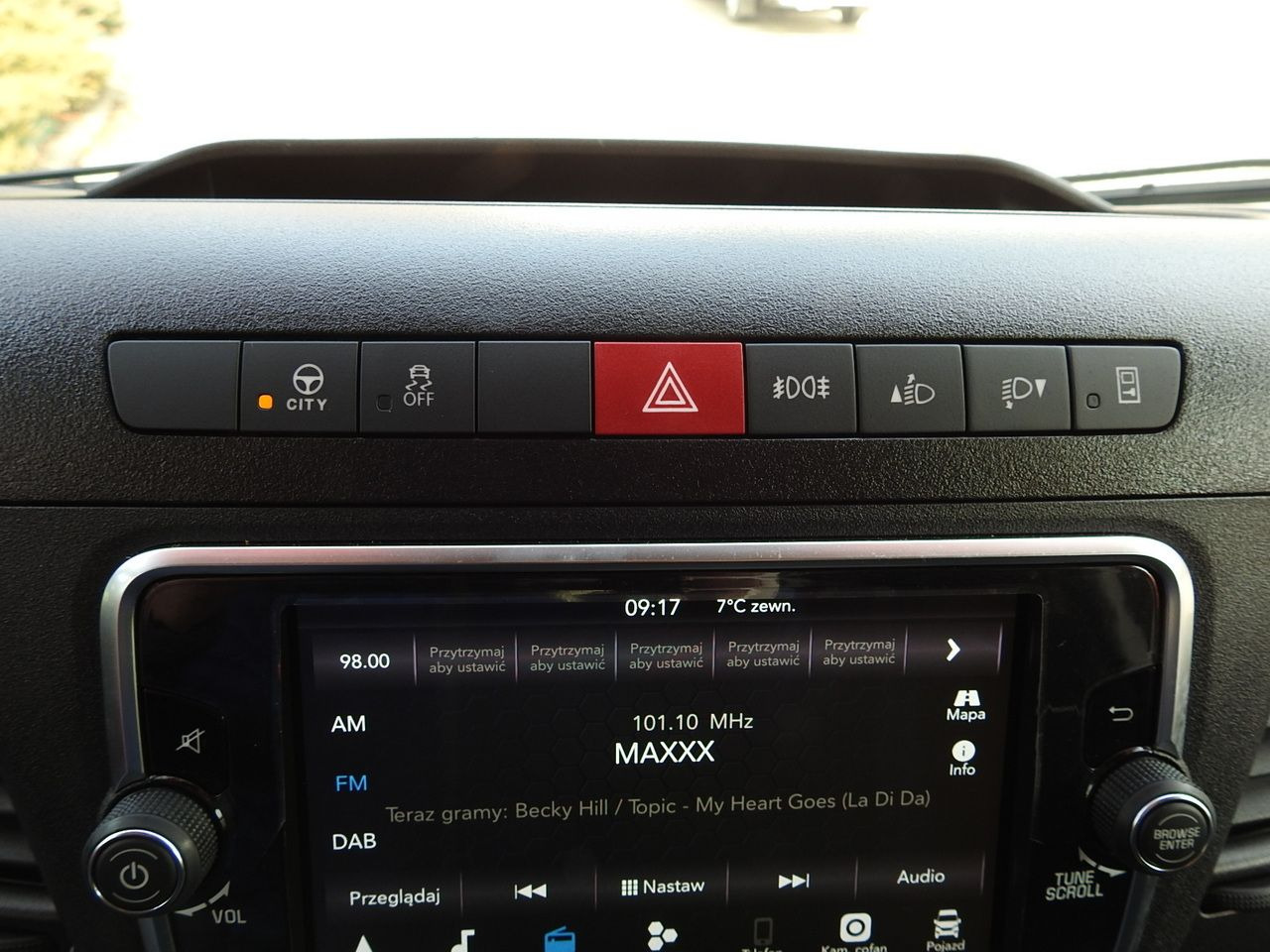 Novi Dostavno vozilo s ceradom IVECO DAILY NEW TARPAULIN 10 PALLETS WEBASTO CRUISE CONTROL NAVIGATION AIR CONDITIONING LED LIGHTS  180HP: slika Novi Dostavno vozilo s ceradom IVECO DAILY NEW TARPAULIN 10 PALLETS WEBASTO CRUISE CONTROL NAVIGATION AIR CONDITIONING LED LIGHTS  180HP