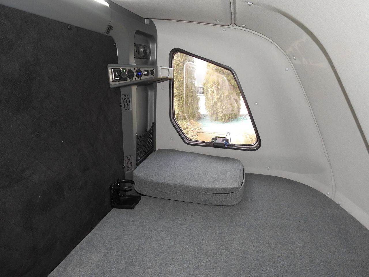 Novi Dostavno vozilo s ceradom IVECO DAILY NEW TARPAULIN 10 PALLETS WEBASTO CRUISE CONTROL NAVIGATION AIR CONDITIONING LED LIGHTS  180HP: slika Novi Dostavno vozilo s ceradom IVECO DAILY NEW TARPAULIN 10 PALLETS WEBASTO CRUISE CONTROL NAVIGATION AIR CONDITIONING LED LIGHTS  180HP