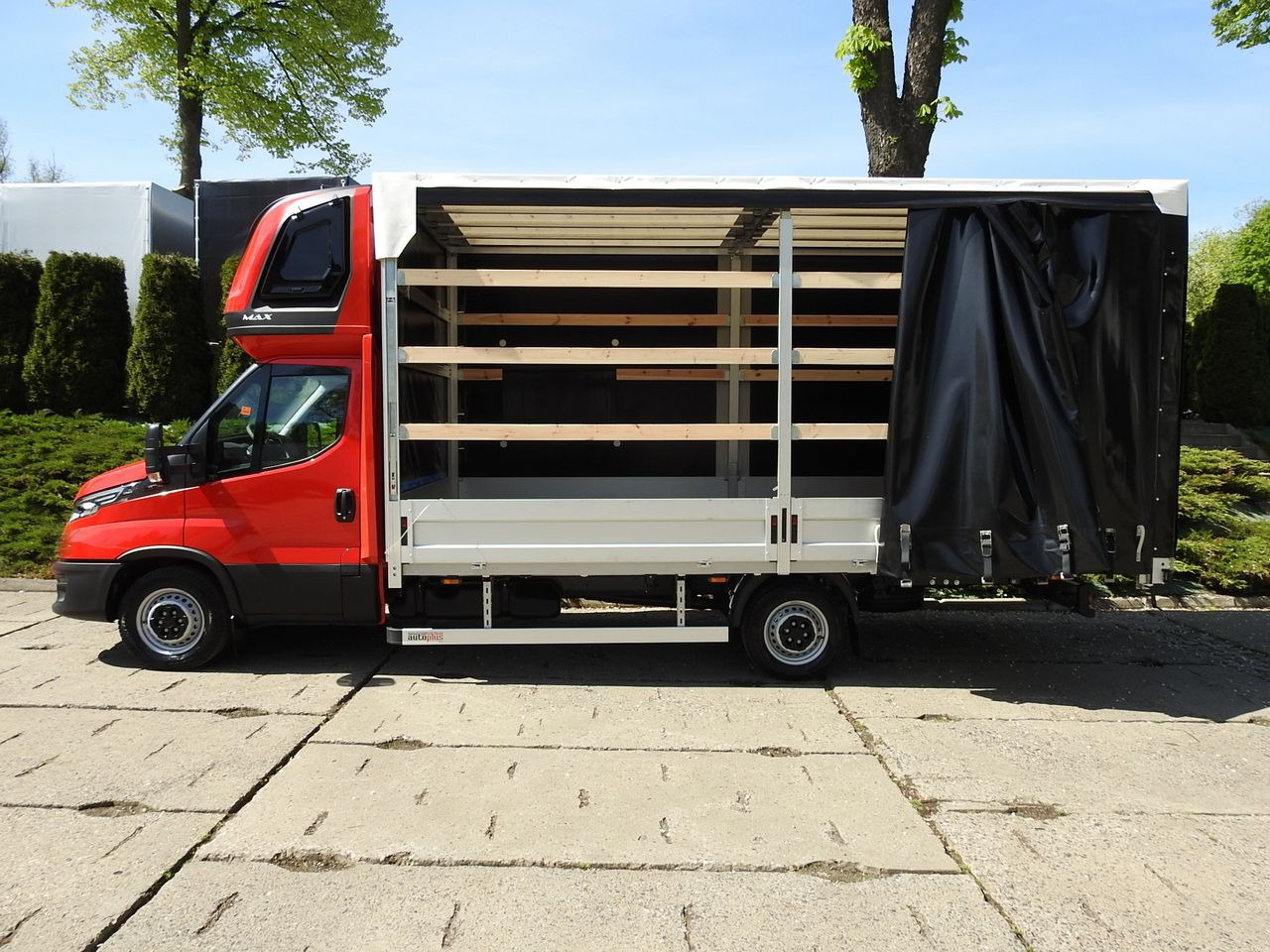 Novi Dostavno vozilo s ceradom IVECO DAILY NEW TARPAULIN 10 PALLETS WEBASTO CRUISE CONTROL NAVIGATION AIR CONDITIONING LED LIGHTS  180HP: slika Novi Dostavno vozilo s ceradom IVECO DAILY NEW TARPAULIN 10 PALLETS WEBASTO CRUISE CONTROL NAVIGATION AIR CONDITIONING LED LIGHTS  180HP