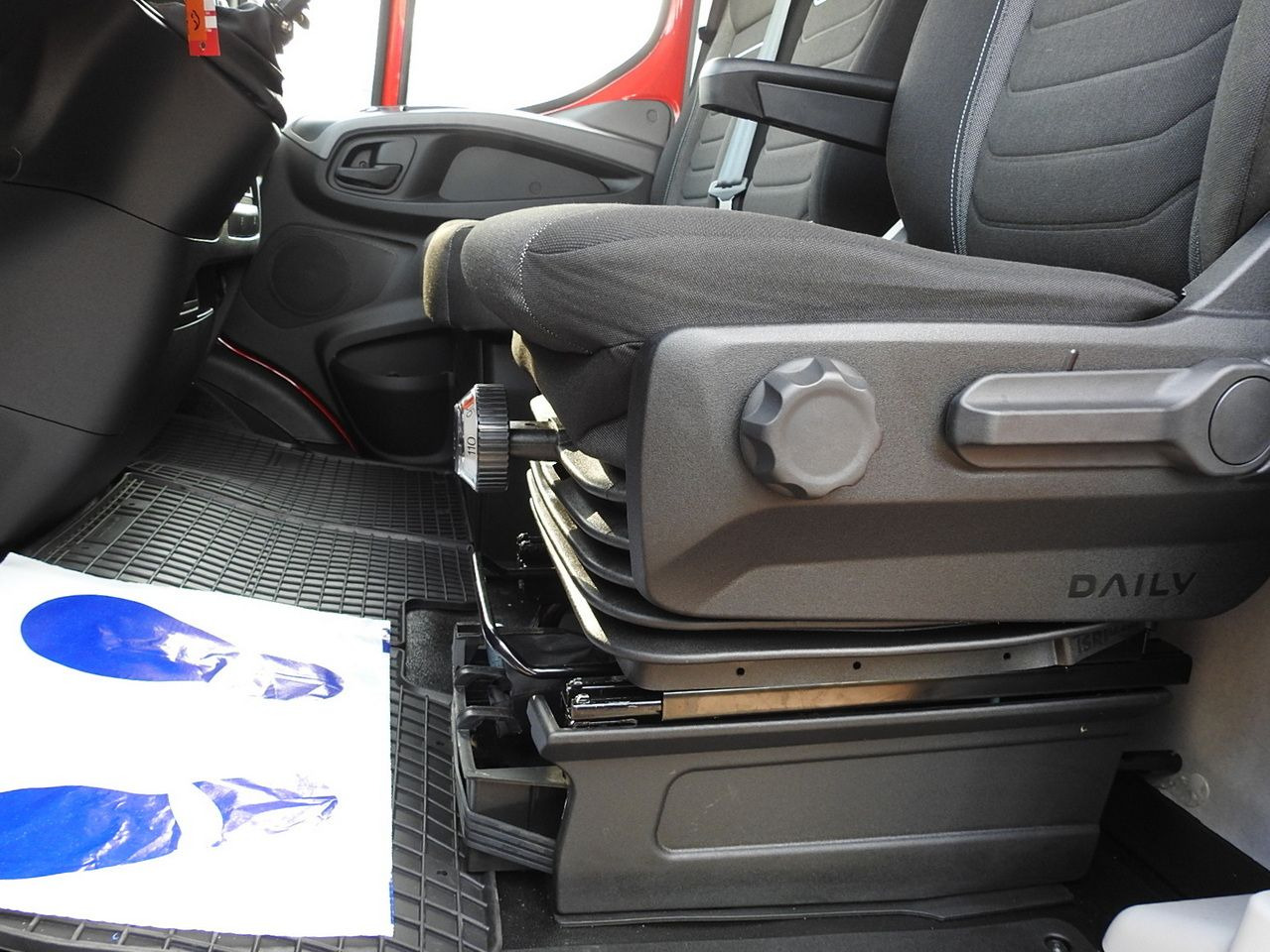 Novi Dostavno vozilo s ceradom IVECO DAILY NEW TARPAULIN 10 PALLETS WEBASTO CRUISE CONTROL NAVIGATION AIR CONDITIONING LED LIGHTS  180HP: slika Novi Dostavno vozilo s ceradom IVECO DAILY NEW TARPAULIN 10 PALLETS WEBASTO CRUISE CONTROL NAVIGATION AIR CONDITIONING LED LIGHTS  180HP