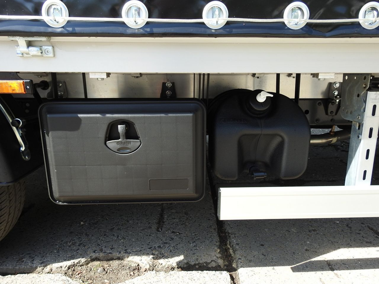 Novi Dostavno vozilo s ceradom IVECO DAILY NEW TARPAULIN 10 PALLETS WEBASTO CRUISE CONTROL NAVIGATION AIR CONDITIONING LED LIGHTS  180HP: slika Novi Dostavno vozilo s ceradom IVECO DAILY NEW TARPAULIN 10 PALLETS WEBASTO CRUISE CONTROL NAVIGATION AIR CONDITIONING LED LIGHTS  180HP