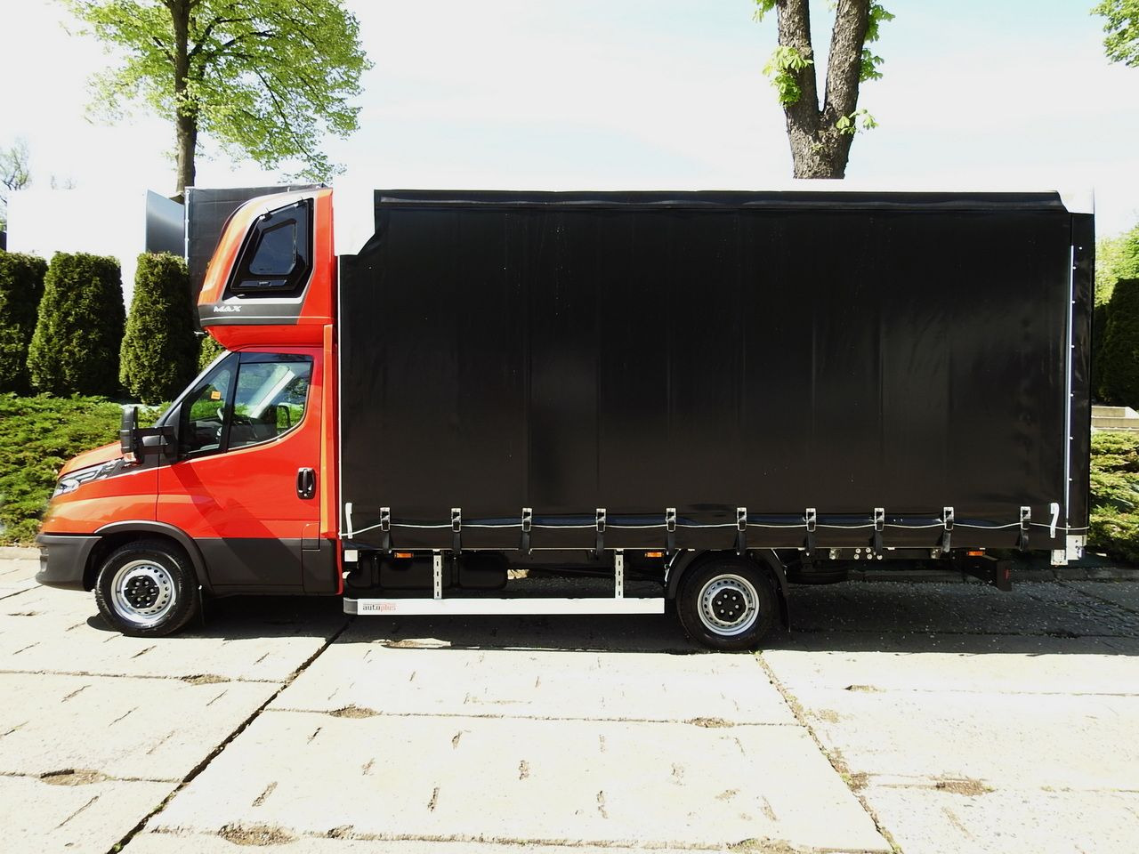 Novi Dostavno vozilo s ceradom IVECO DAILY NEW TARPAULIN 10 PALLETS WEBASTO CRUISE CONTROL NAVIGATION AIR CONDITIONING LED LIGHTS  180HP: slika Novi Dostavno vozilo s ceradom IVECO DAILY NEW TARPAULIN 10 PALLETS WEBASTO CRUISE CONTROL NAVIGATION AIR CONDITIONING LED LIGHTS  180HP