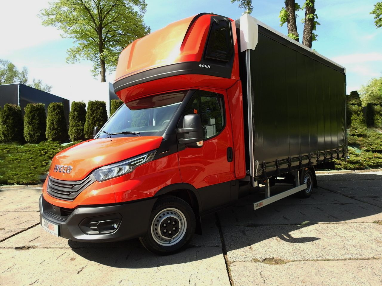 Novi Dostavno vozilo s ceradom IVECO DAILY NEW TARPAULIN 10 PALLETS WEBASTO CRUISE CONTROL NAVIGATION AIR CONDITIONING LED LIGHTS  180HP: slika Novi Dostavno vozilo s ceradom IVECO DAILY NEW TARPAULIN 10 PALLETS WEBASTO CRUISE CONTROL NAVIGATION AIR CONDITIONING LED LIGHTS  180HP