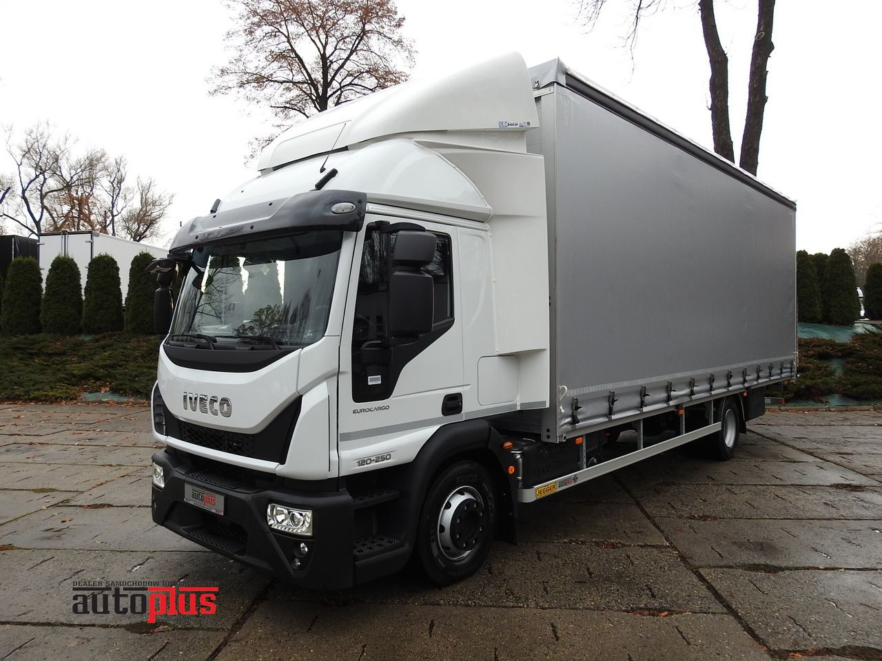 IVECO EUROCARGO 120-250 NEW TARPAULIN LIFT 18 PALLETS WEBASTO CRUISE CONTROL AIR CONDITIONING LED LIGHTS PNEUMATICS AUTOMATIC TRANSMISSION HI-MATIC 250HP - Kamion s ceradom: slika IVECO EUROCARGO 120-250 NEW TARPAULIN LIFT 18 PALLETS WEBASTO CRUISE CONTROL AIR CONDITIONING LED LIGHTS PNEUMATICS AUTOMATIC TRANSMISSION HI-MATIC 250HP - Kamion s ceradom IVECO EUROCARGO 120-250 NEW TARPAULIN LIFT 18 PALLETS WEBASTO CRUISE CONTROL AIR CONDITIONING LED LIGHTS PNEUMATICS AUTOMATIC TRANSMISSION HI-MATIC 250HP - Kamion s ceradom: slika IVECO EUROCARGO 120-250 NEW TARPAULIN LIFT 18 PALLETS WEBASTO CRUISE CONTROL AIR CONDITIONING LED LIGHTS PNEUMATICS AUTOMATIC TRANSMISSION HI-MATIC 250HP - Kamion s ceradom