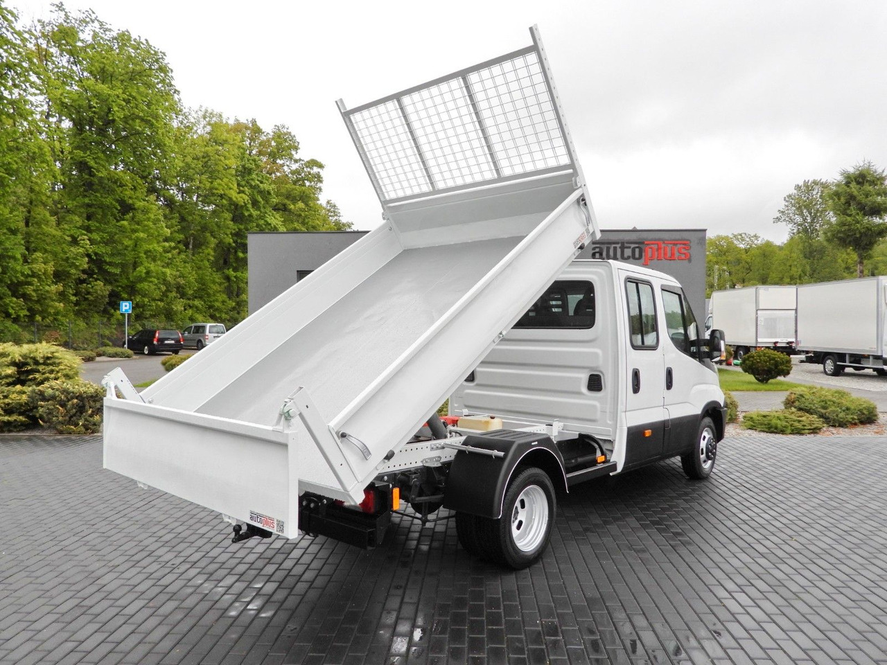 Iveco DAILY 35C13 KIPPER DOPPELKABINE DOKA 7 SITZE A/C - Mali kamion kiper, Dostavno vozilo s dvostrukom kabinom: slika Iveco DAILY 35C13 KIPPER DOPPELKABINE DOKA 7 SITZE A/C - Mali kamion kiper, Dostavno vozilo s dvostrukom kabinom Iveco DAILY 35C13 KIPPER DOPPELKABINE DOKA 7 SITZE A/C - Mali kamion kiper, Dostavno vozilo s dvostrukom kabinom: slika Iveco DAILY 35C13 KIPPER DOPPELKABINE DOKA 7 SITZE A/C - Mali kamion kiper, Dostavno vozilo s dvostrukom kabinom