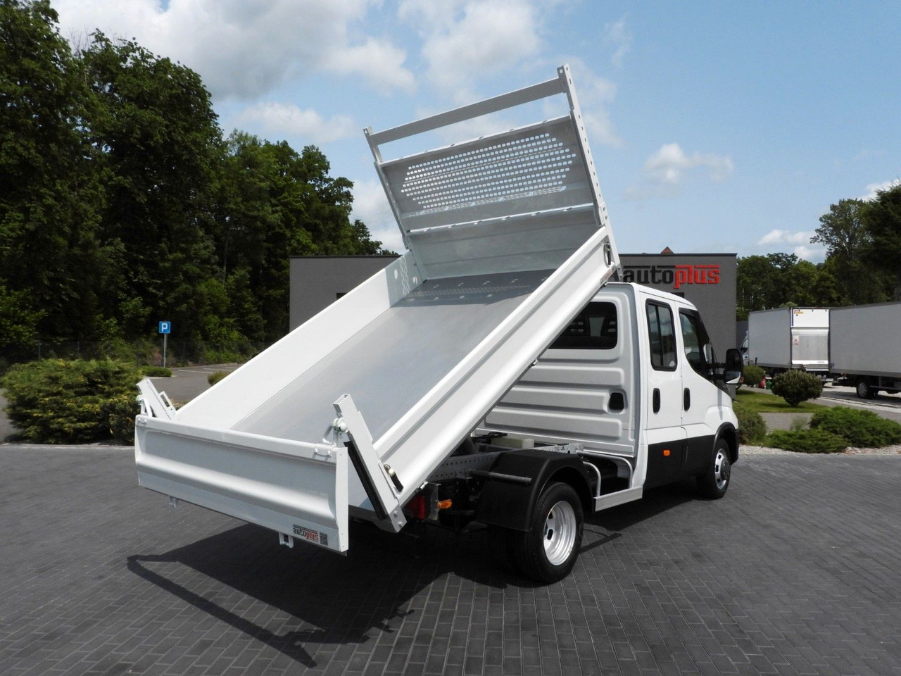 Iveco DAILY 35C14 KIPPER DOPPELKABINE DOKA 6 SITZE A/C - Mali kamion kiper, Dostavno vozilo s dvostrukom kabinom: slika Iveco DAILY 35C14 KIPPER DOPPELKABINE DOKA 6 SITZE A/C - Mali kamion kiper, Dostavno vozilo s dvostrukom kabinom Iveco DAILY 35C14 KIPPER DOPPELKABINE DOKA 6 SITZE A/C - Mali kamion kiper, Dostavno vozilo s dvostrukom kabinom: slika Iveco DAILY 35C14 KIPPER DOPPELKABINE DOKA 6 SITZE A/C - Mali kamion kiper, Dostavno vozilo s dvostrukom kabinom